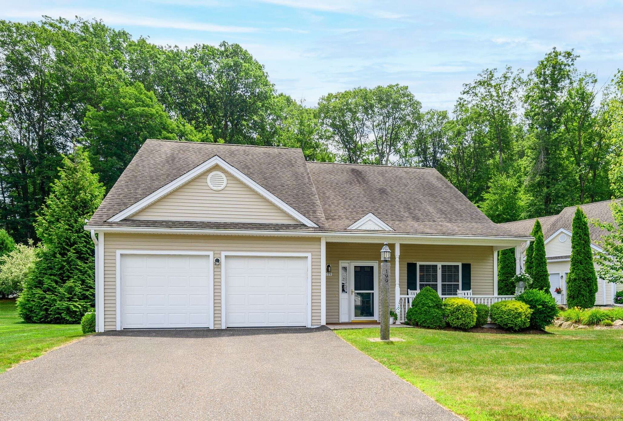 Oxford, CT 06478,199 Meadow Brook Road #199