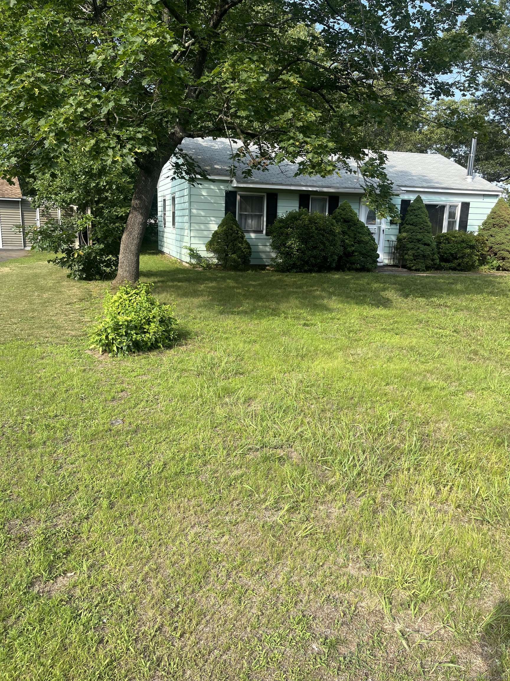 Windsor Locks, CT 06096,428 Litchfield Drive