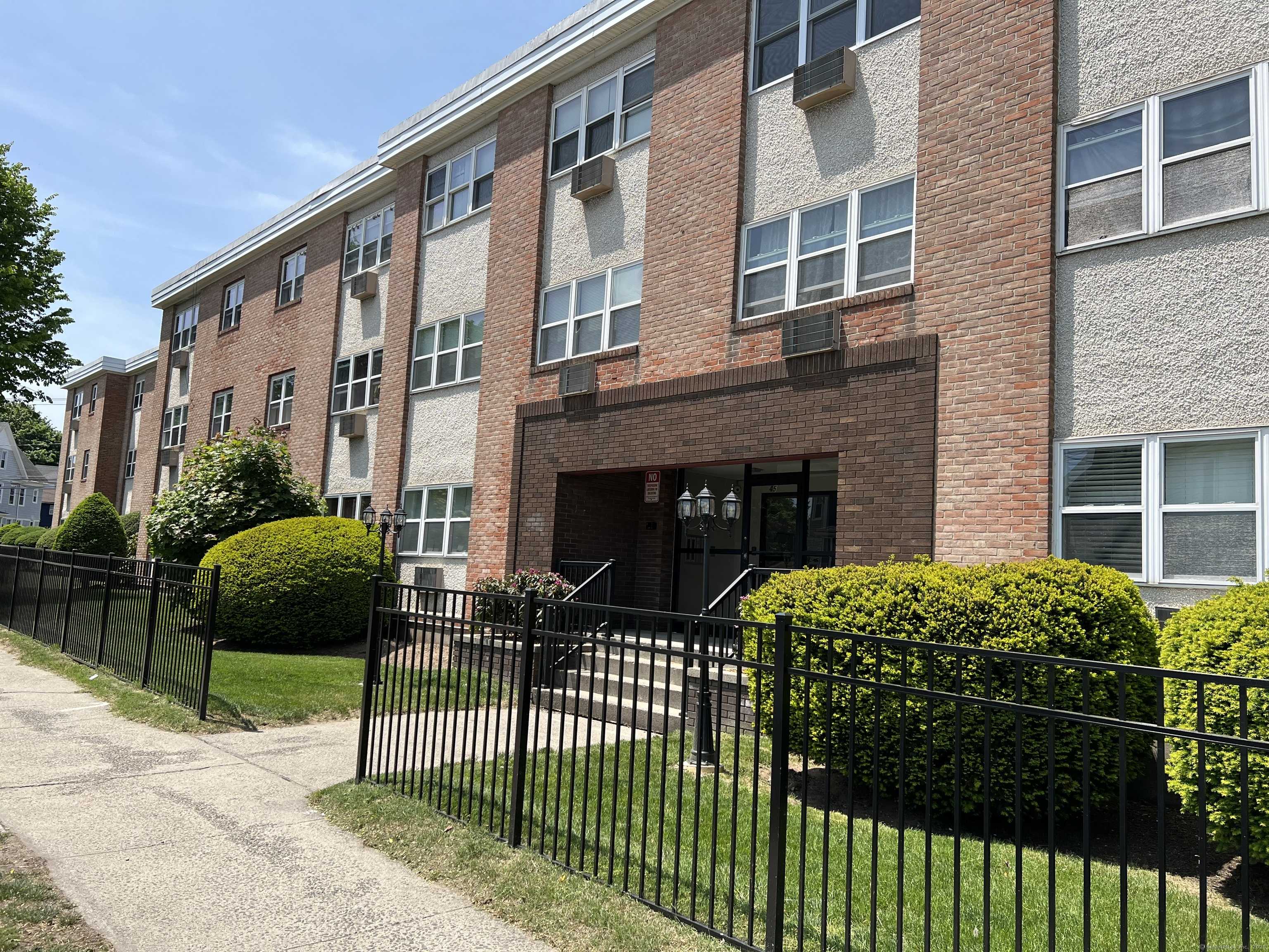 Bridgeport, CT 06605,45 Monroe Street #C2