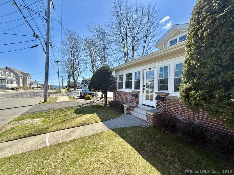 Milford, CT 06460,21 Dixon Street #B