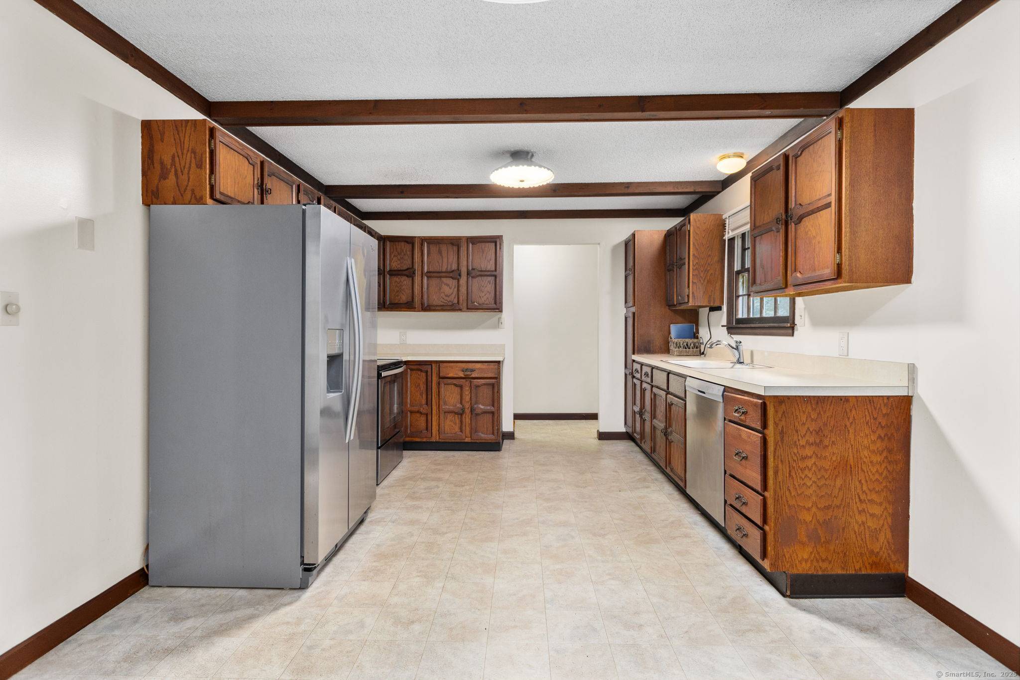 Mansfield, CT 06268,642 Storrs Road