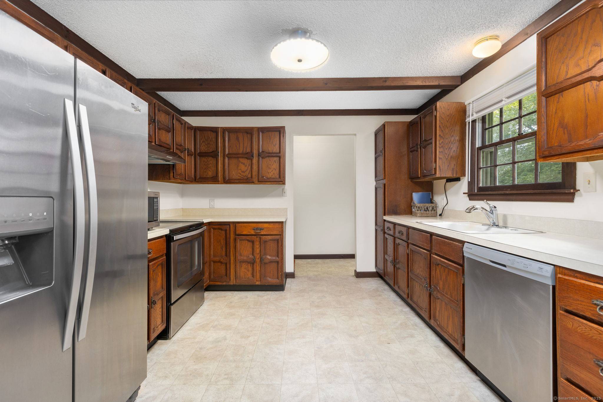 Mansfield, CT 06268,642 Storrs Road
