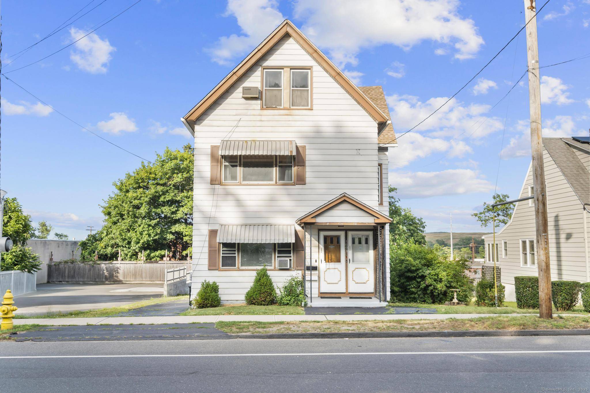 Hamden, CT 06517,1691 State Street