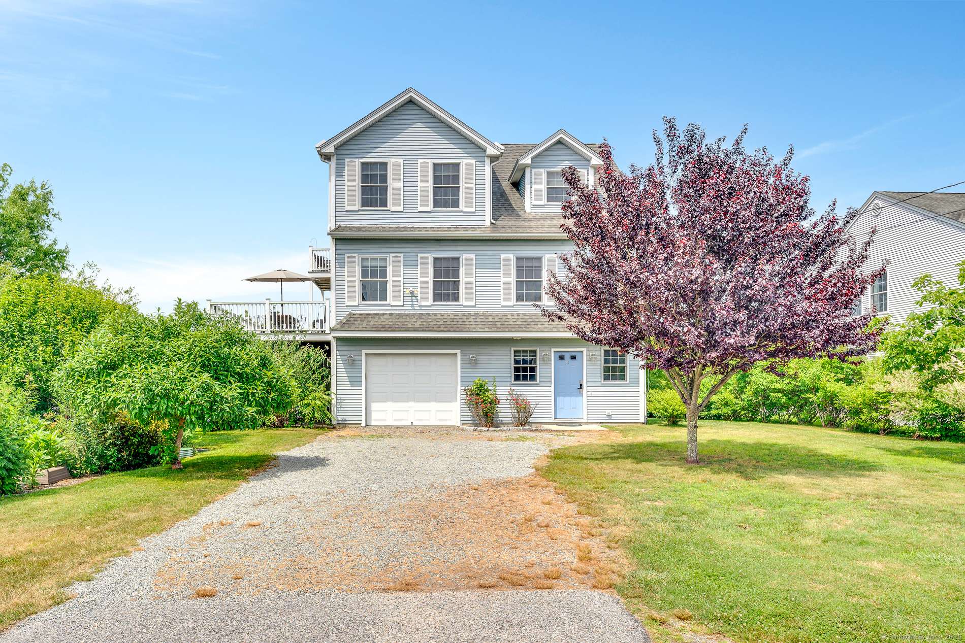 Narragansett, RI 02882,8 Green Acres Drive