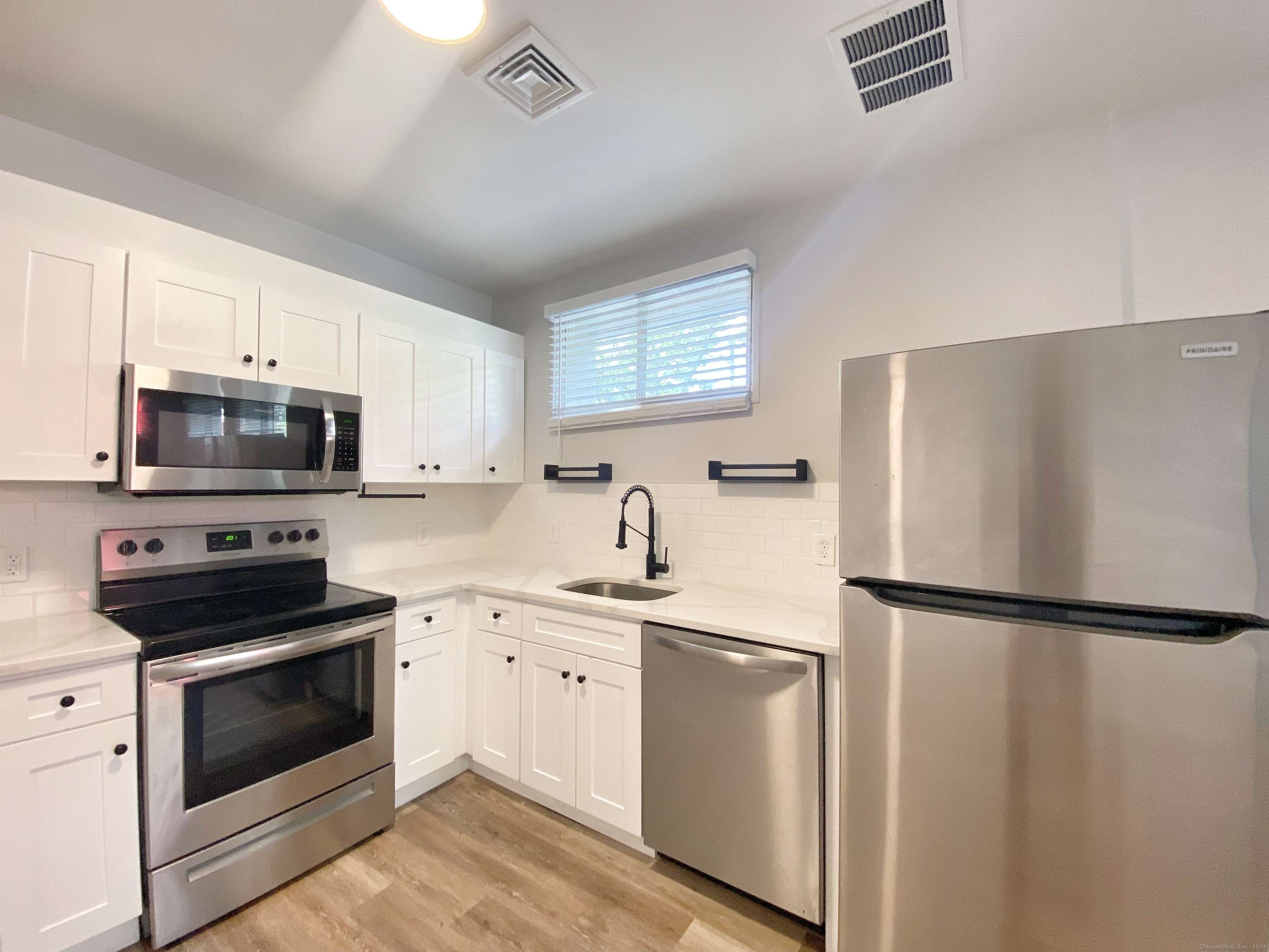 Norwalk, CT 06850,1 Mott Avenue #6