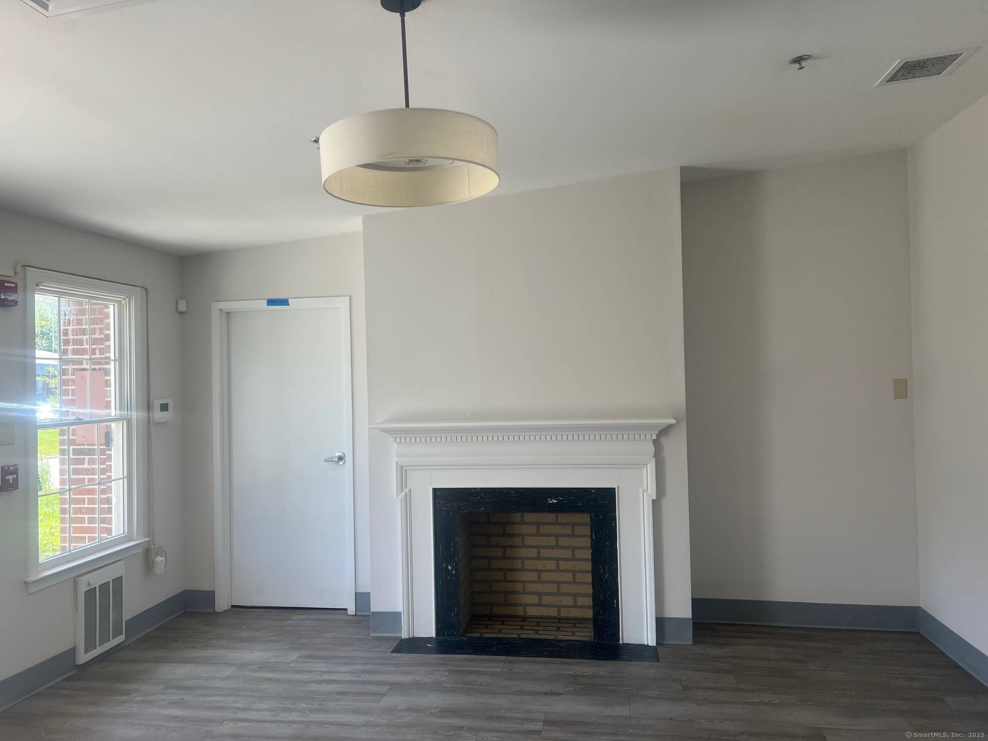 New London, CT 06320,89 Viets Street