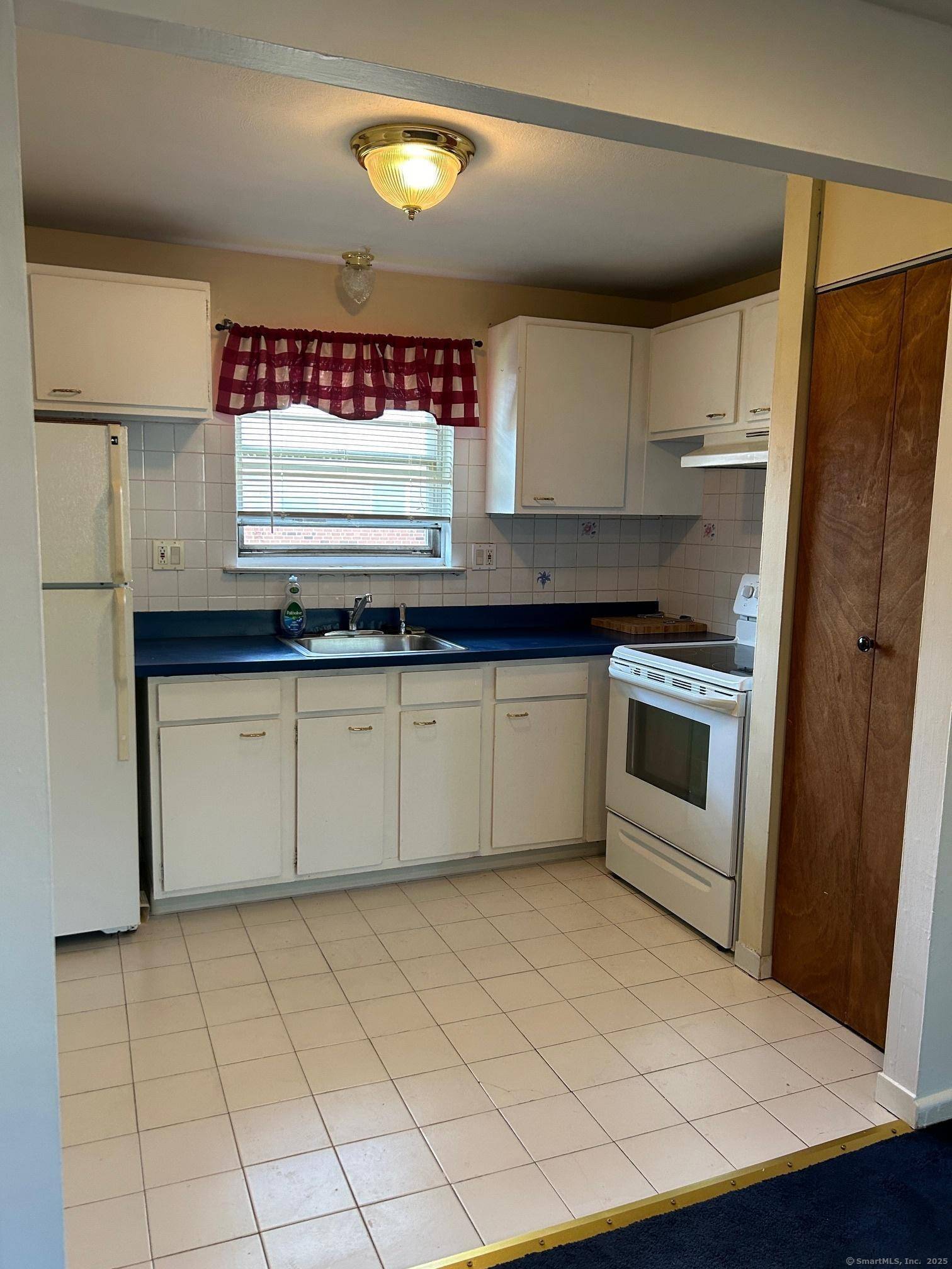 Rocky Hill, CT 06067,12 Colonial Drive #C