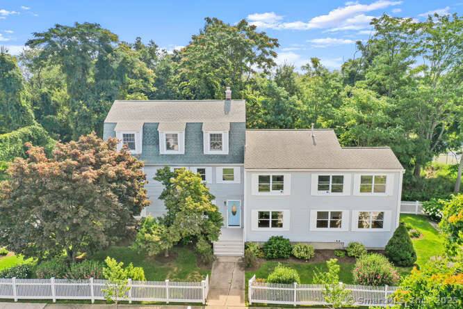 Fairfield, CT 06824,465 Edward Street