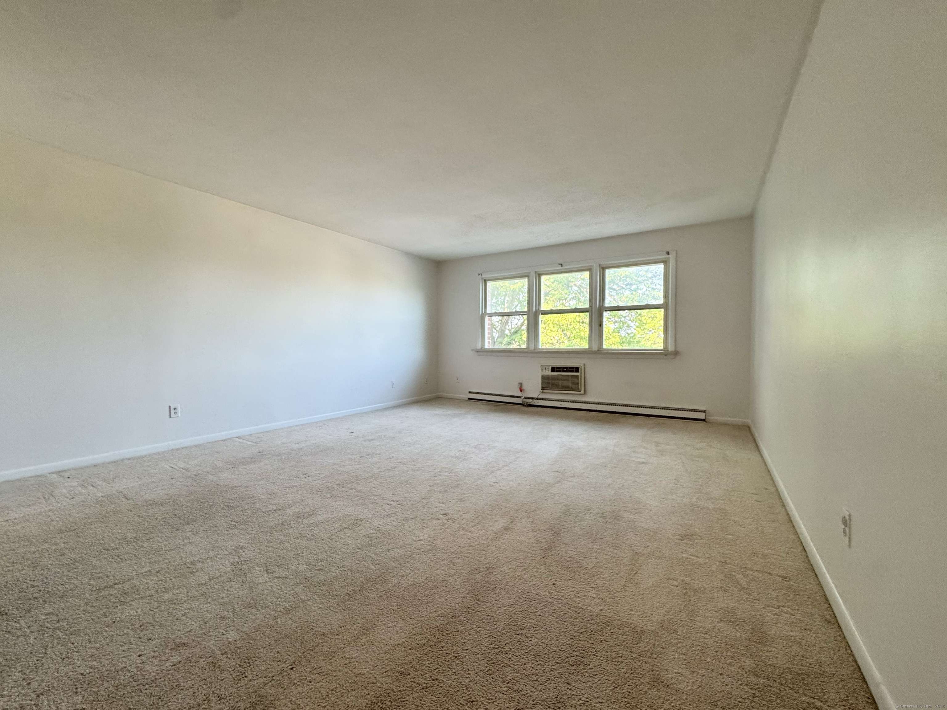 Hamden, CT 06517,1730 State Street #APT 306