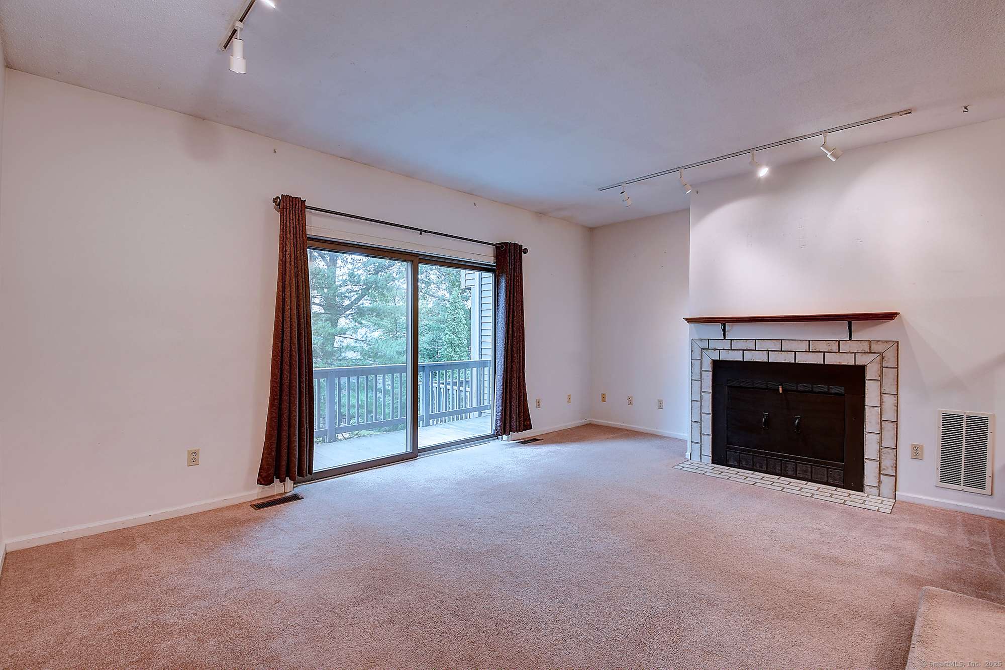Glastonbury, CT 06033,298 Conestoga Way #298