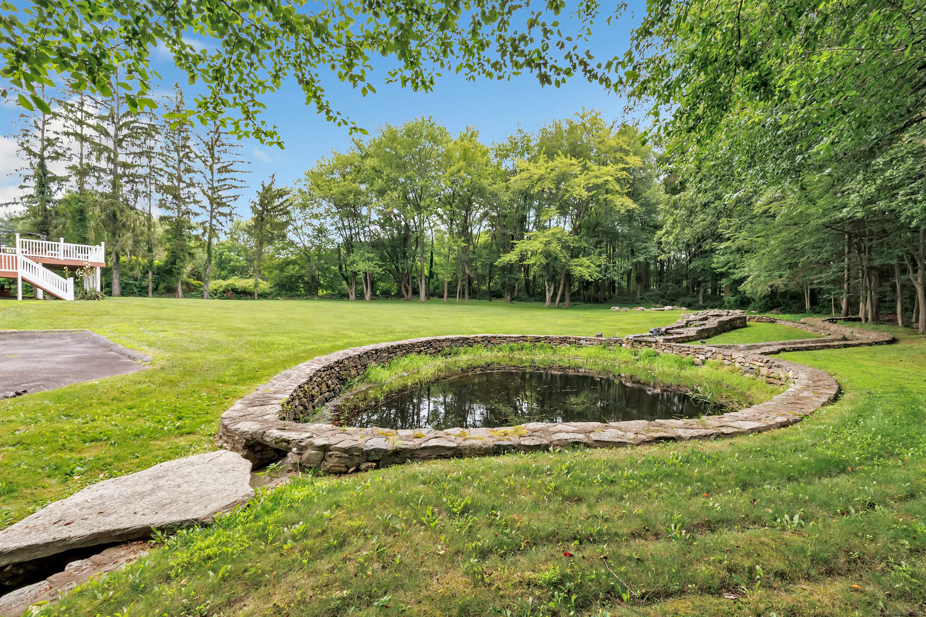 Monroe, CT 06468,40 Walnut Street