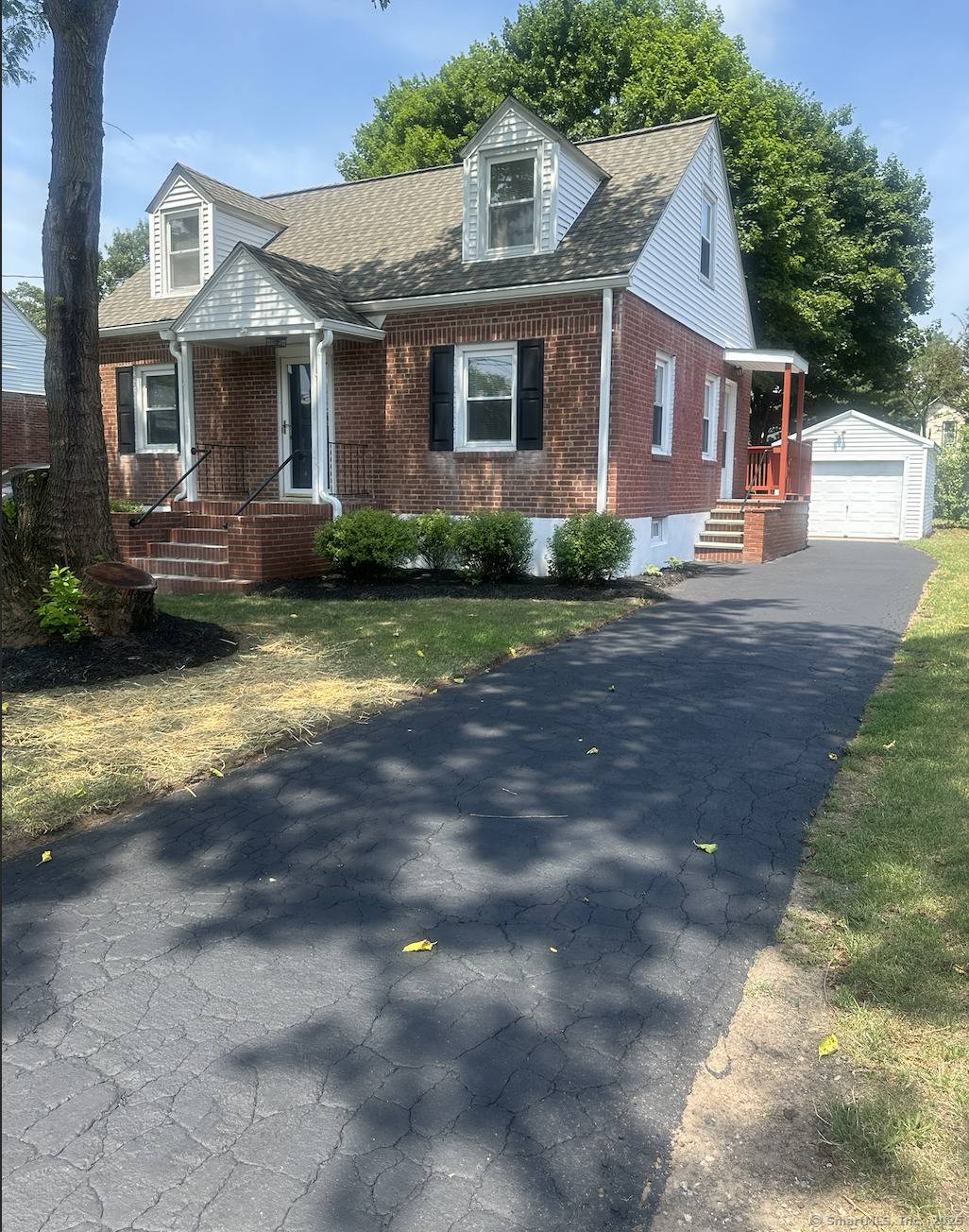 Hamden, CT 06517,63 Barraclough Avenue