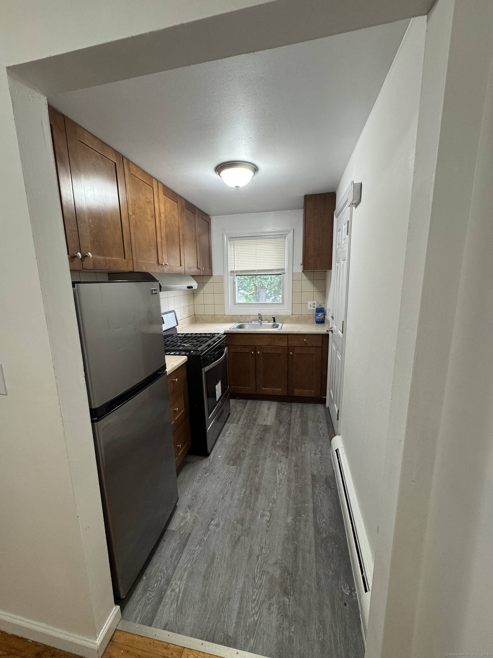 Hamden, CT 06514,68 Warner Street #B6