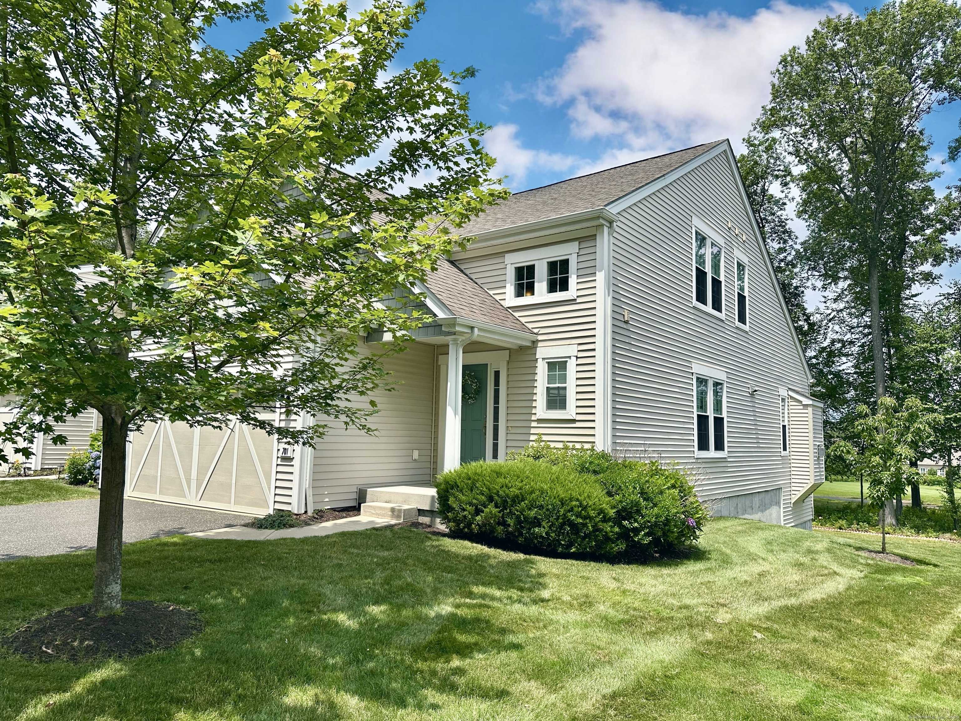 Oxford, CT 06478,701 Championship Drive #701