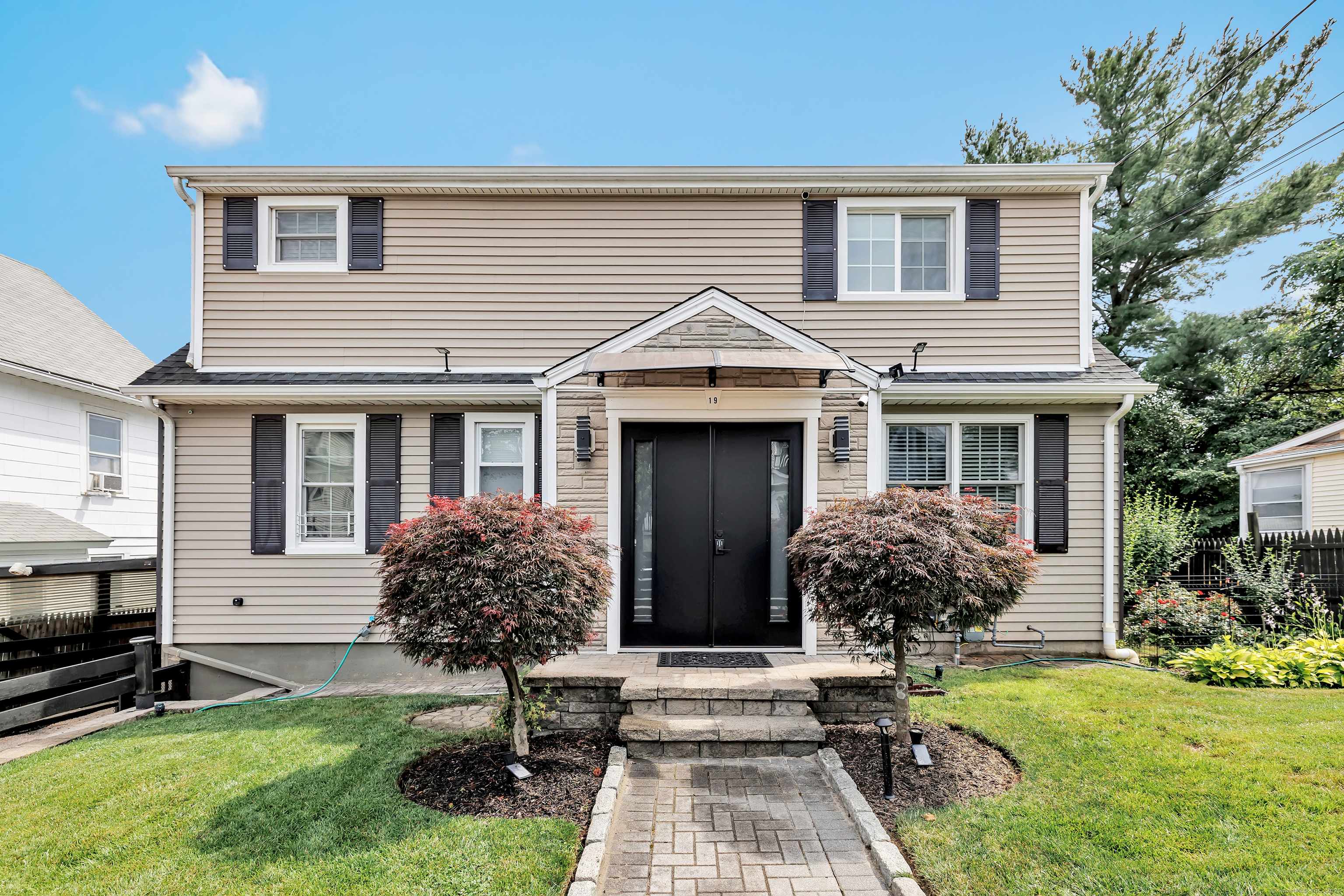 Ansonia, CT 06401,17 Russell Street