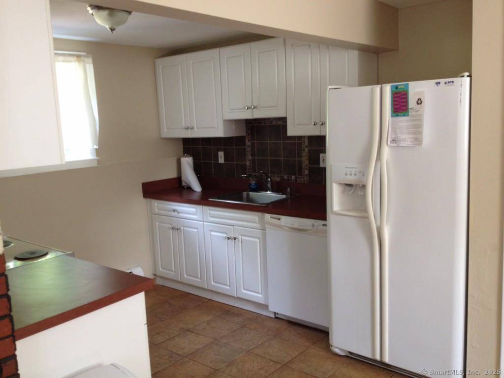 Hamden, CT 06514,15 Earl Avenue