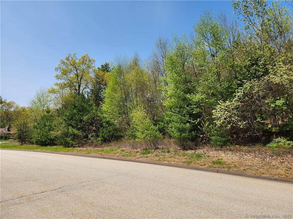 Stafford, CT 06076,4 Pinewood Lane