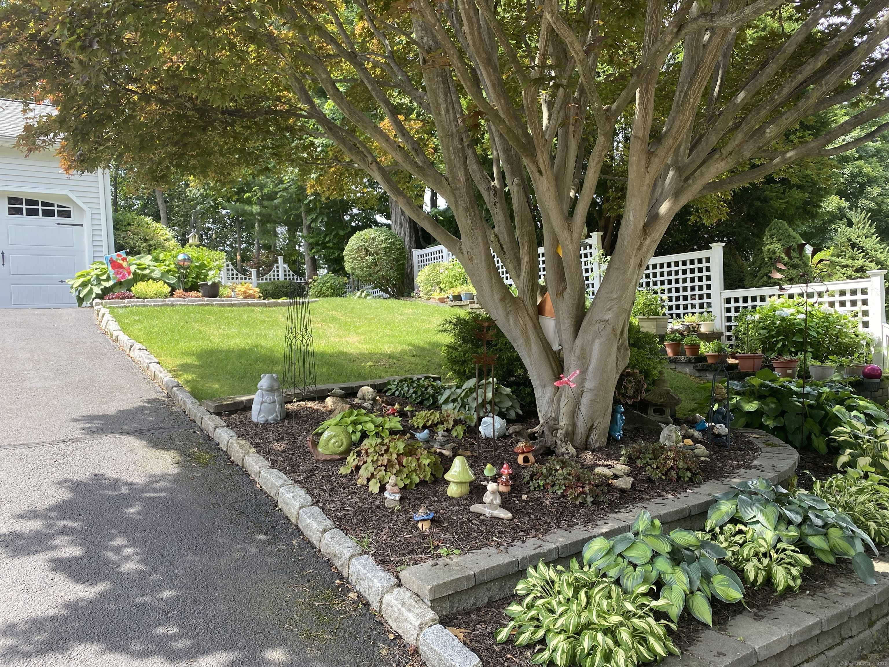 Cheshire, CT 06410,15 Royalwood Court