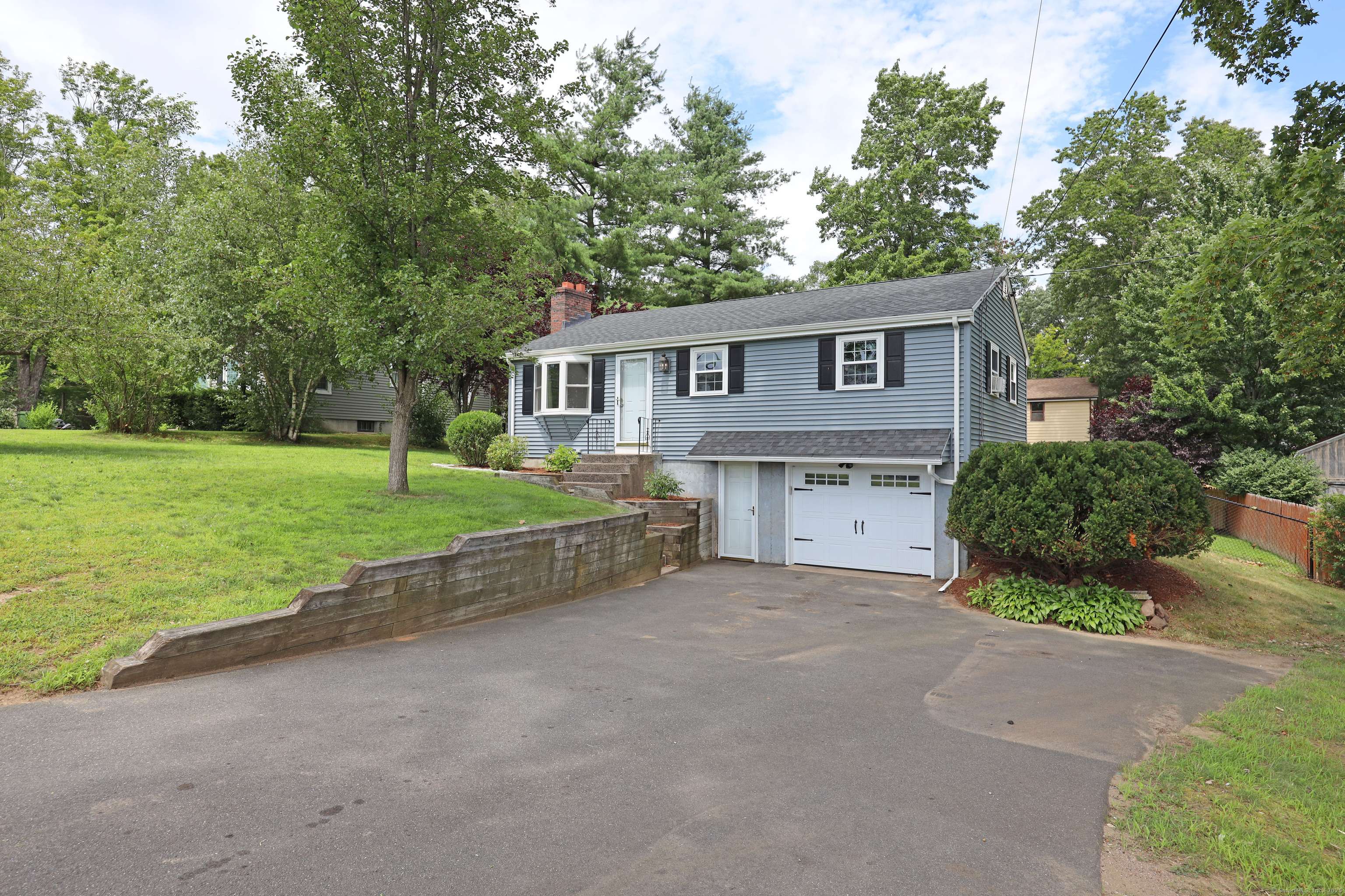 Suffield, CT 06093,138 Griffin Road