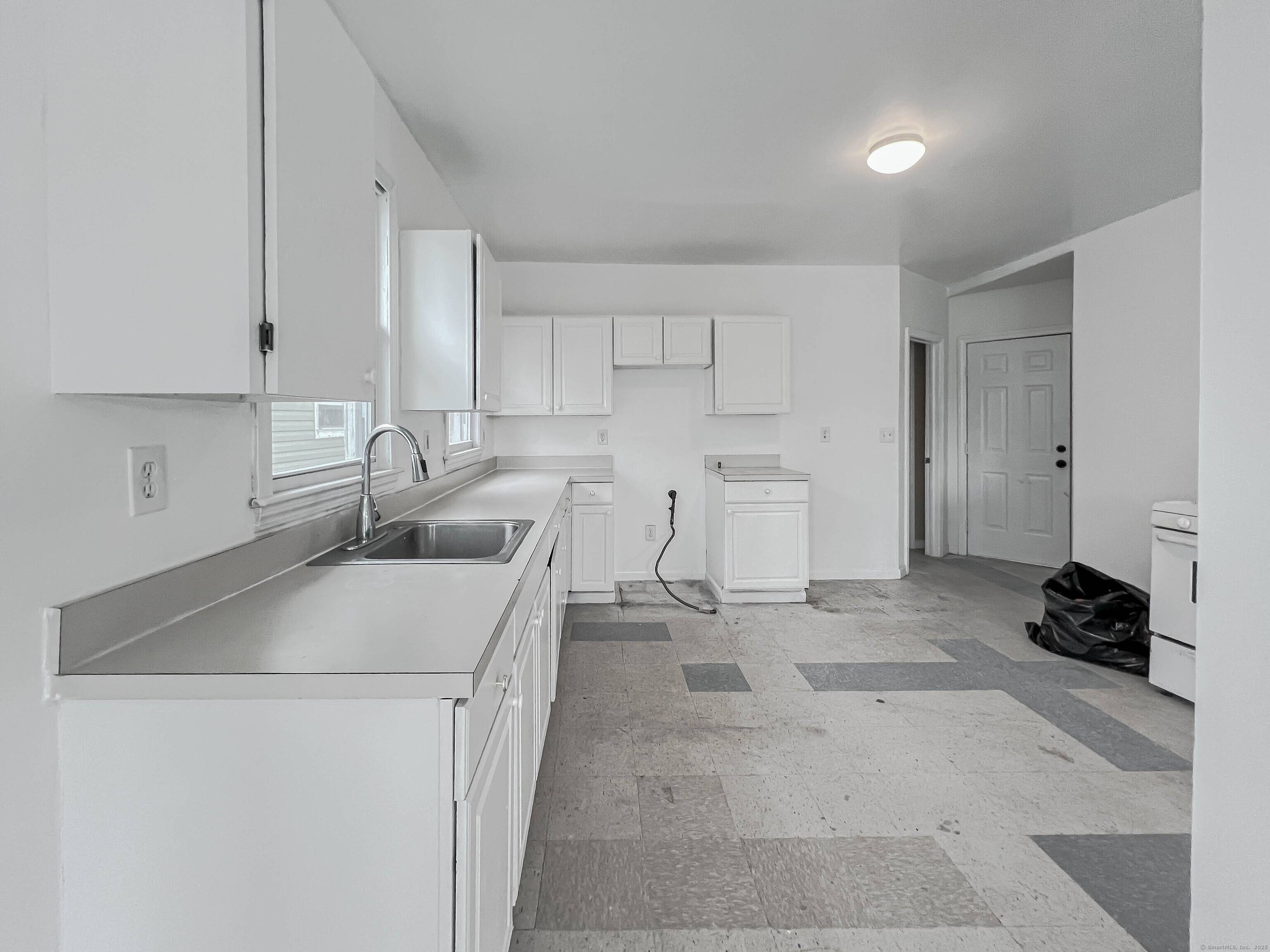 Bridgeport, CT 06604,193 Hanover Street