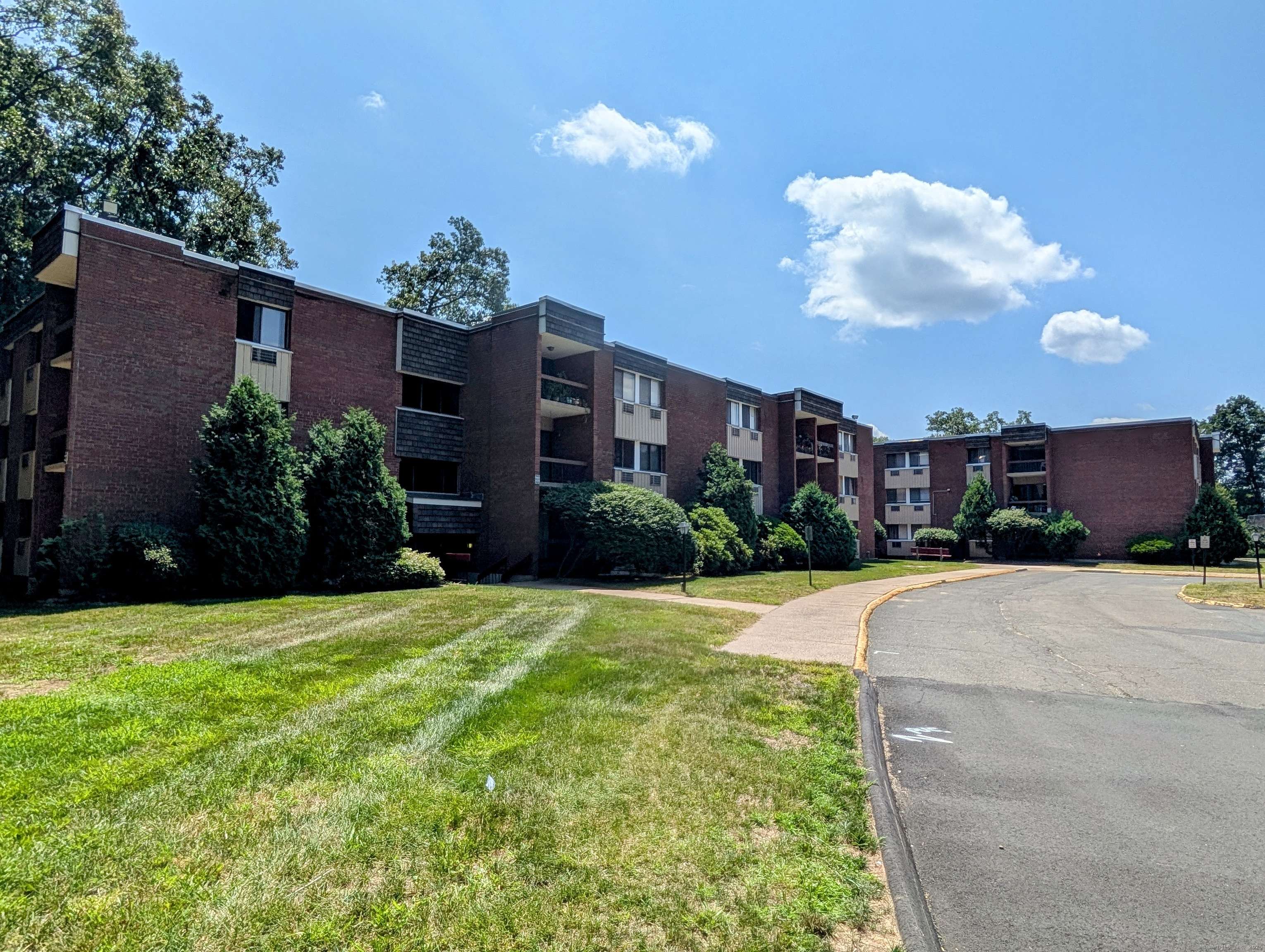 Windsor, CT 06095,925 High Path Road #925