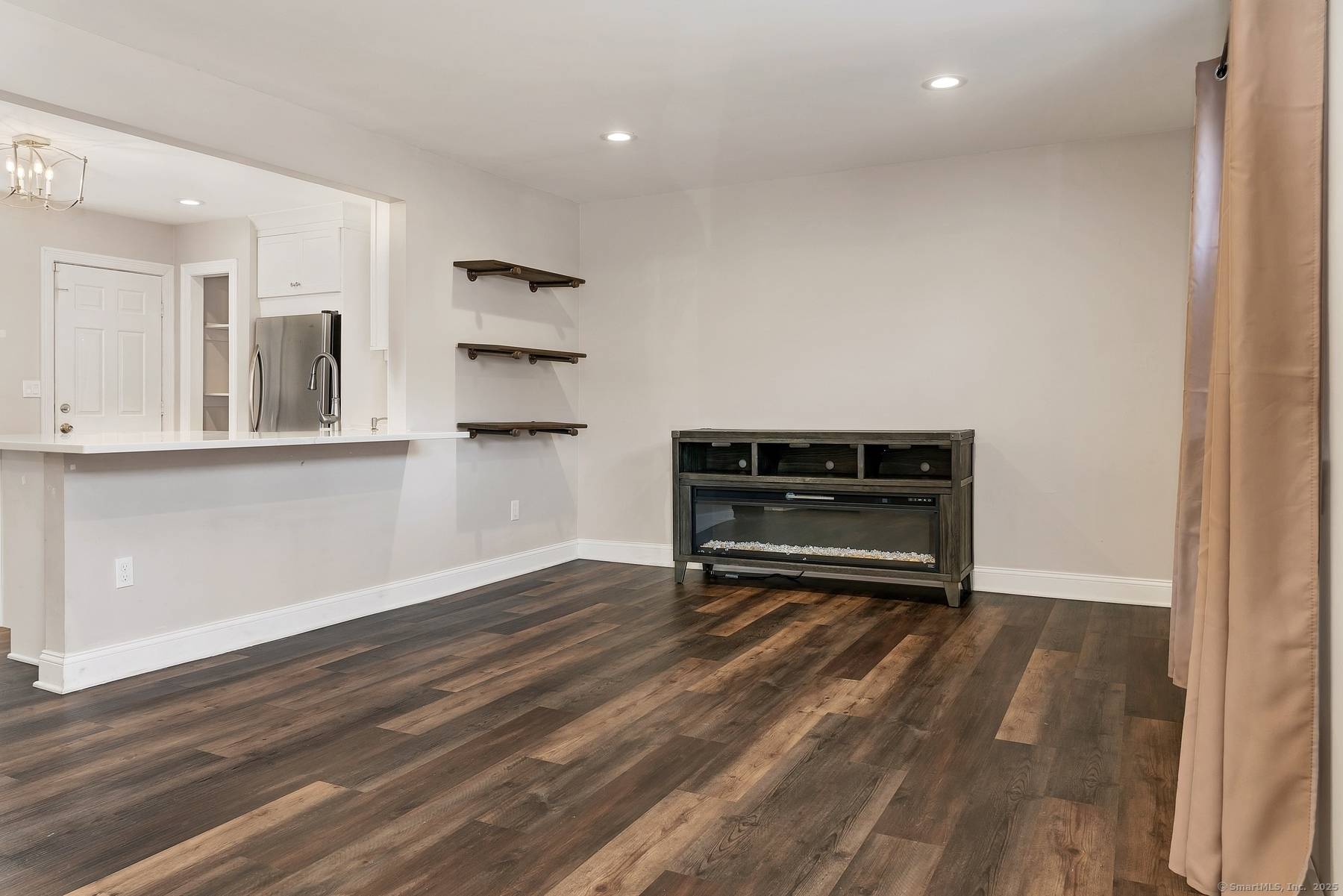 Waterbury, CT 06705,975 Meriden Road #APT 29