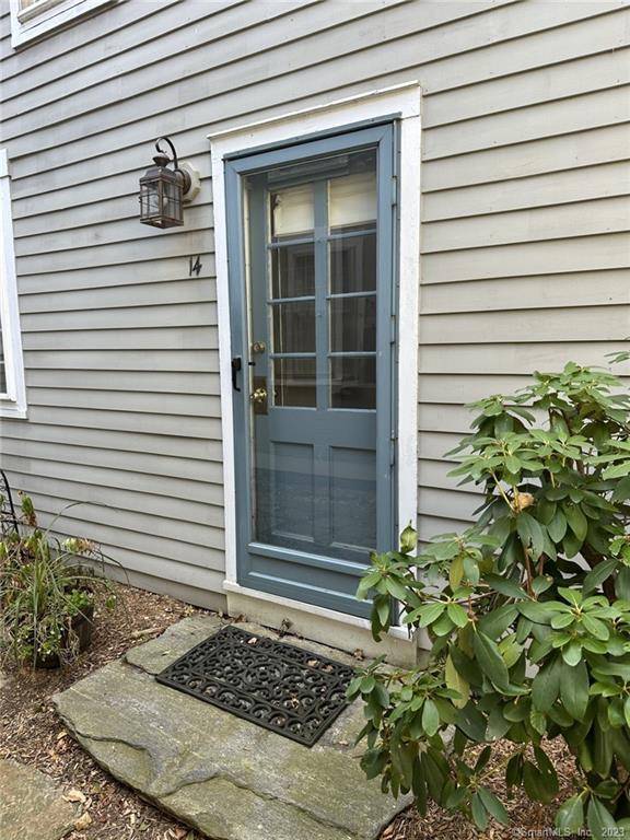 Woodbury, CT 06798,14 Quassuk Road #14