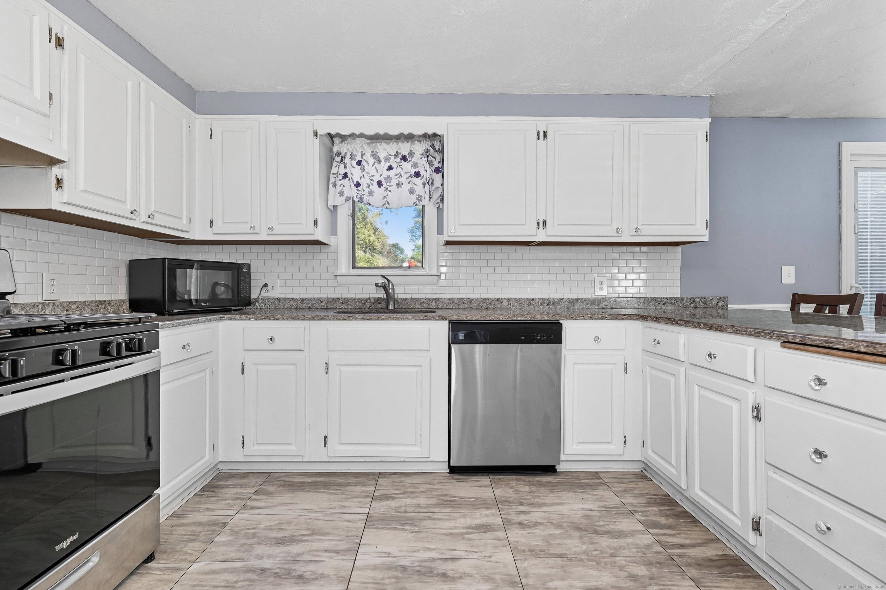 Waterbury, CT 06706,17 Meadowbrook Drive