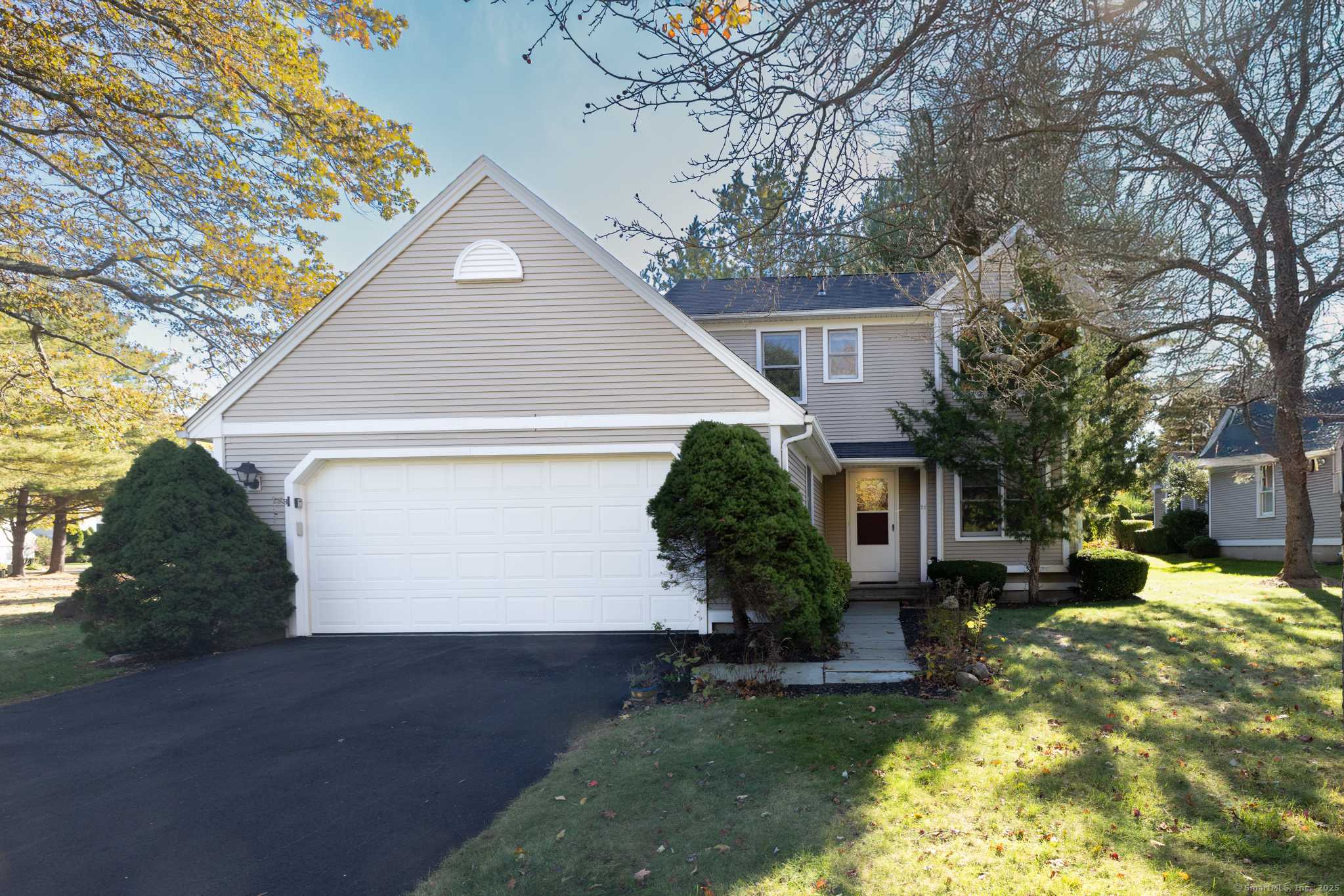 Hamden, CT 06514,22 Canterbury Road #22