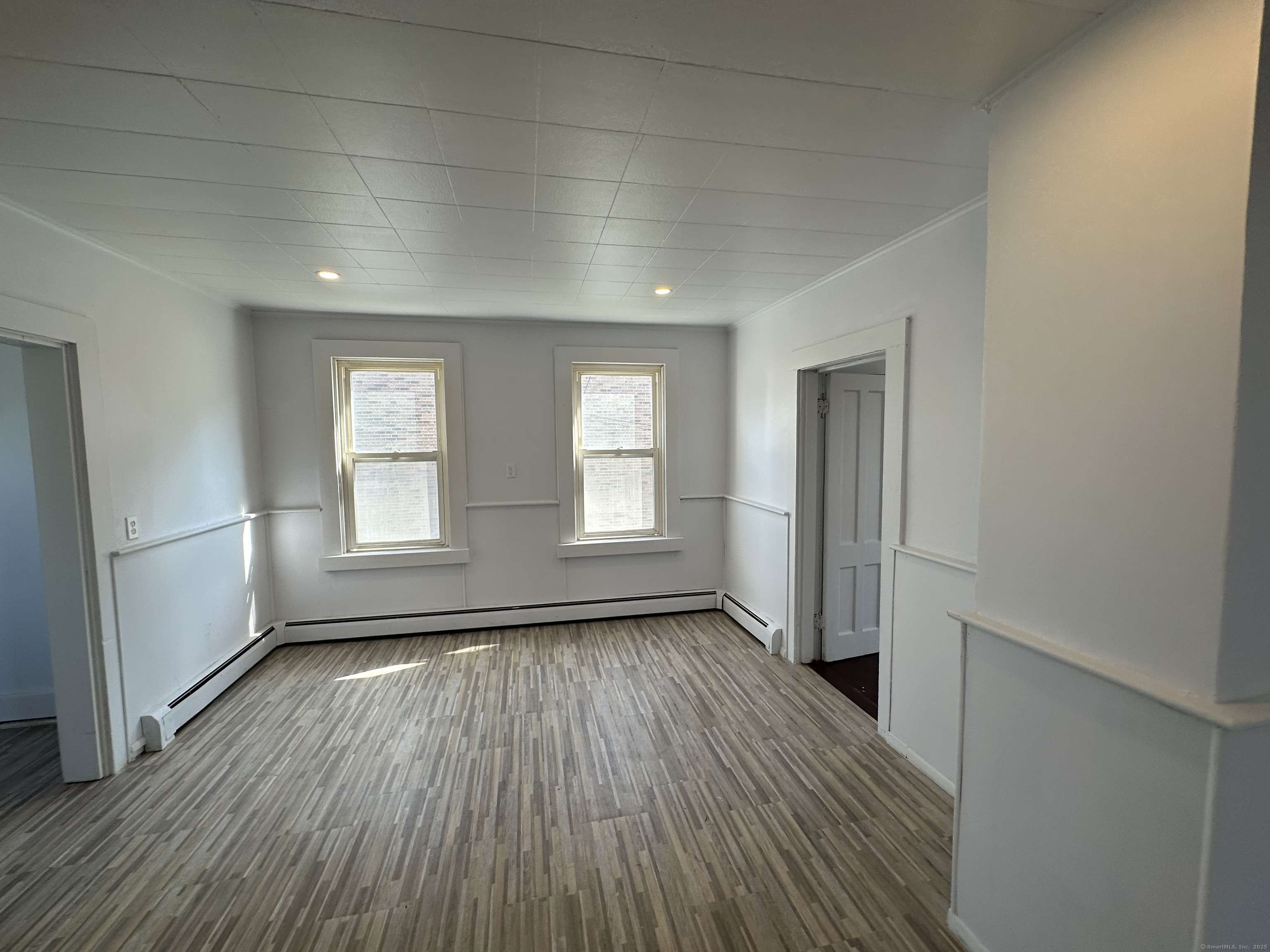 Ansonia, CT 06401,7 Hill Street #2