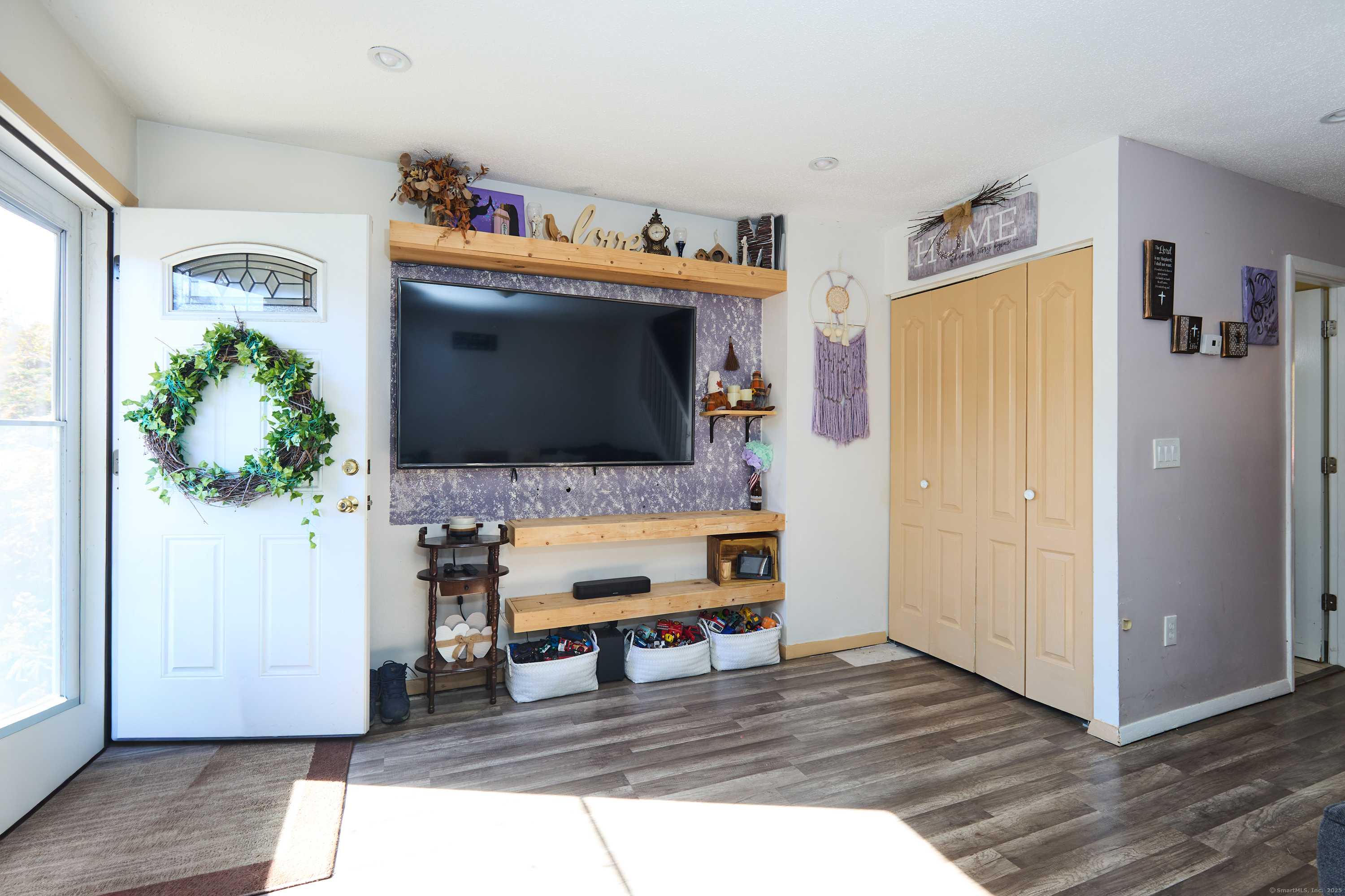 Naugatuck, CT 06770,146 Coach Circle #5