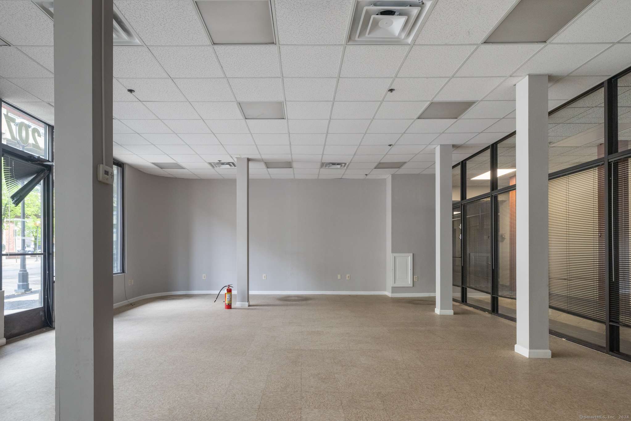 Waterbury, CT 06702,207 Bank Street #1D