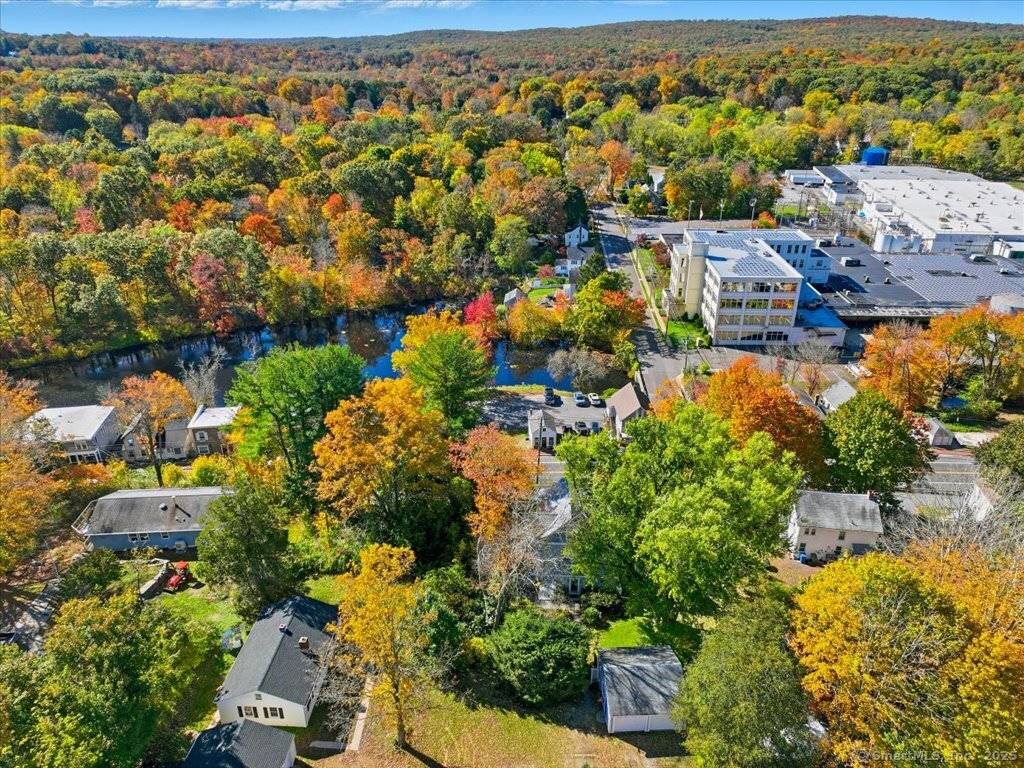 Deep River, CT 06417,2 Crescent Street