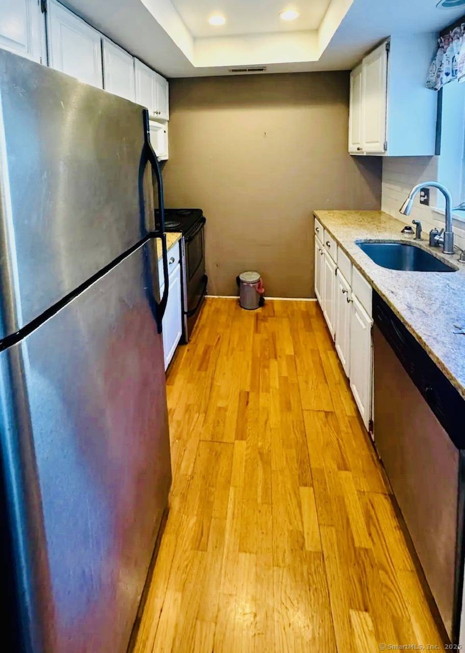 Wilton, CT 06840,107 Glen Drive #107