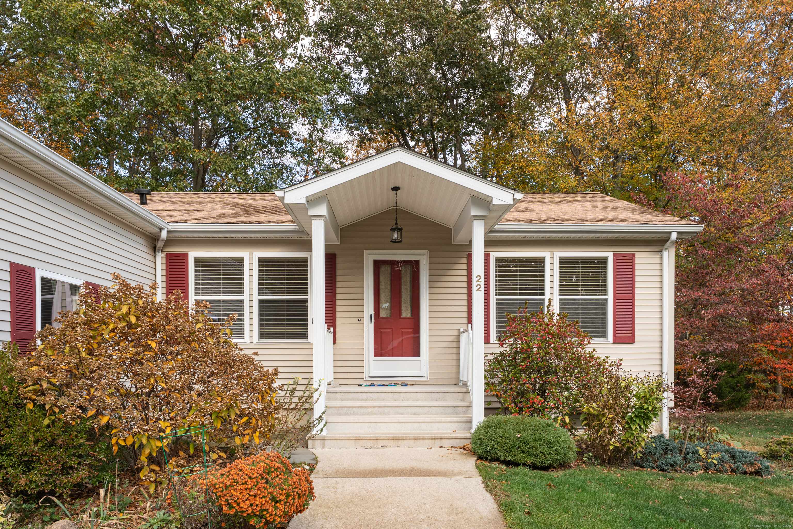 Montville, CT 06382,22 Heather Brook Road