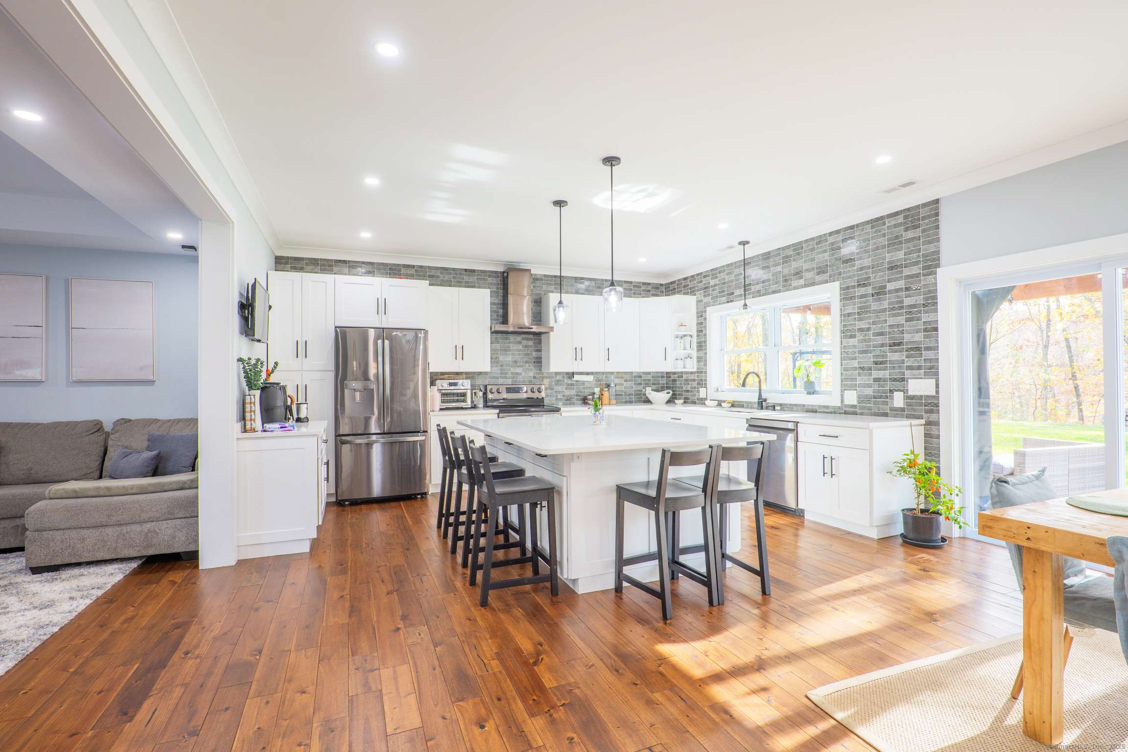 New Fairfield, CT 06812,2 Evet Drive