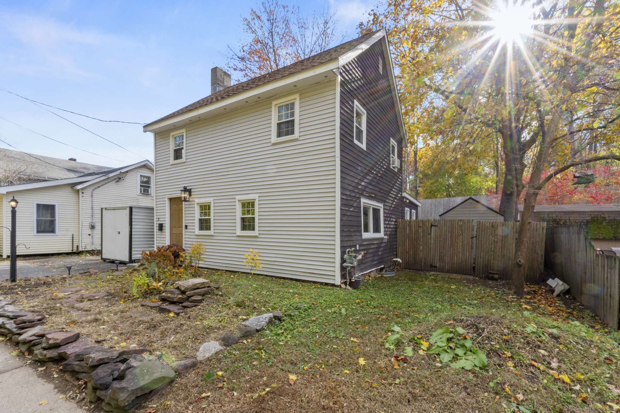 Farmington, CT 06085,31 Railroad Avenue