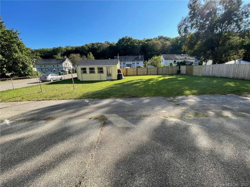 Sprague, CT 06330,79 River Street #79