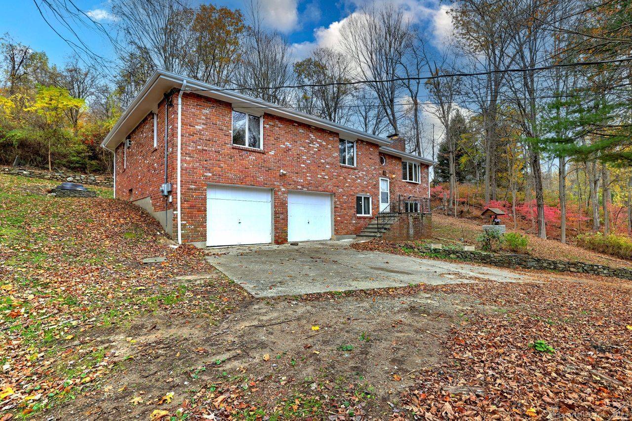 Trumbull, CT 06611,176 Strobel Road