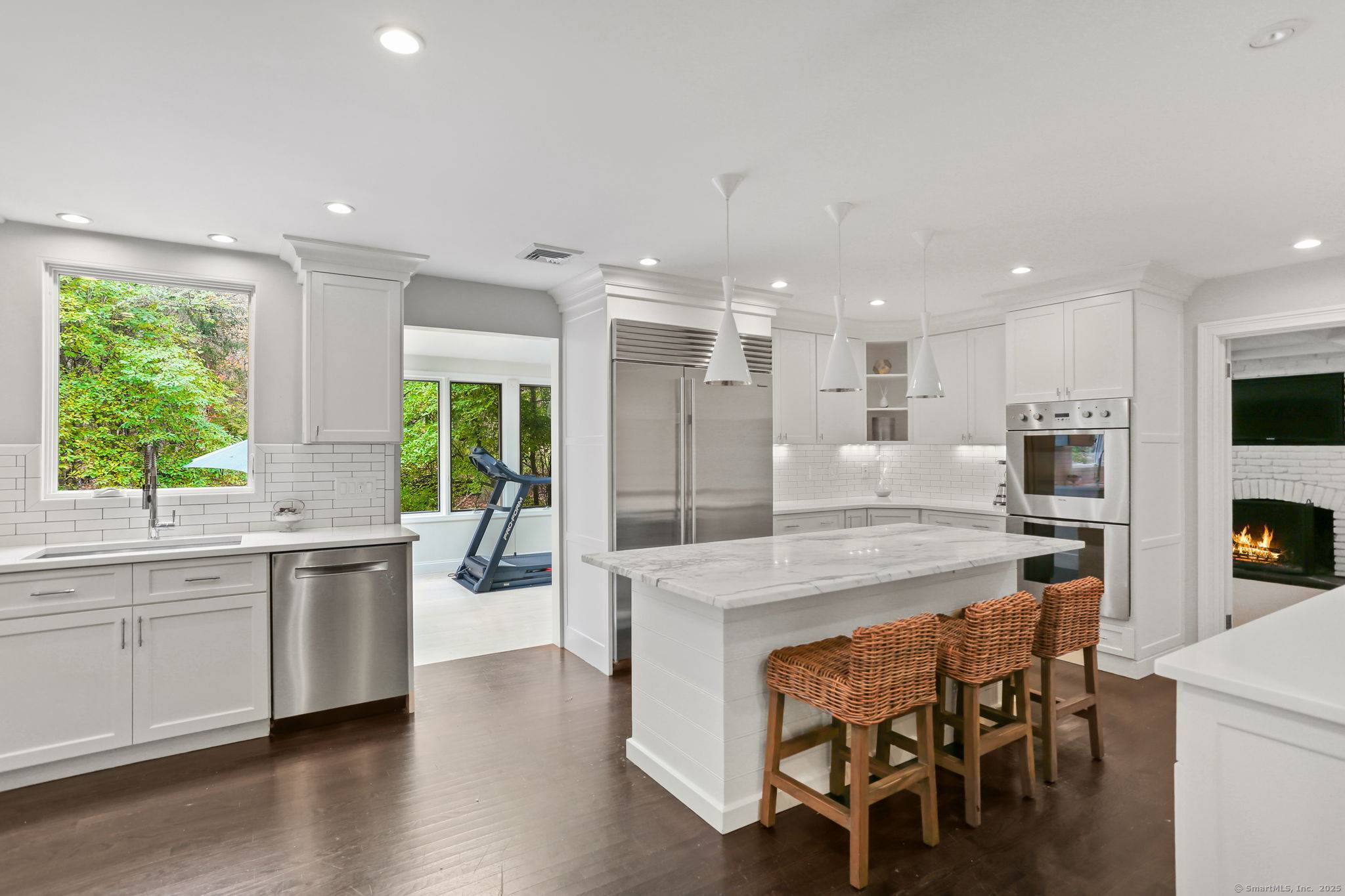 Weston, CT 06883,31 White Birch Road