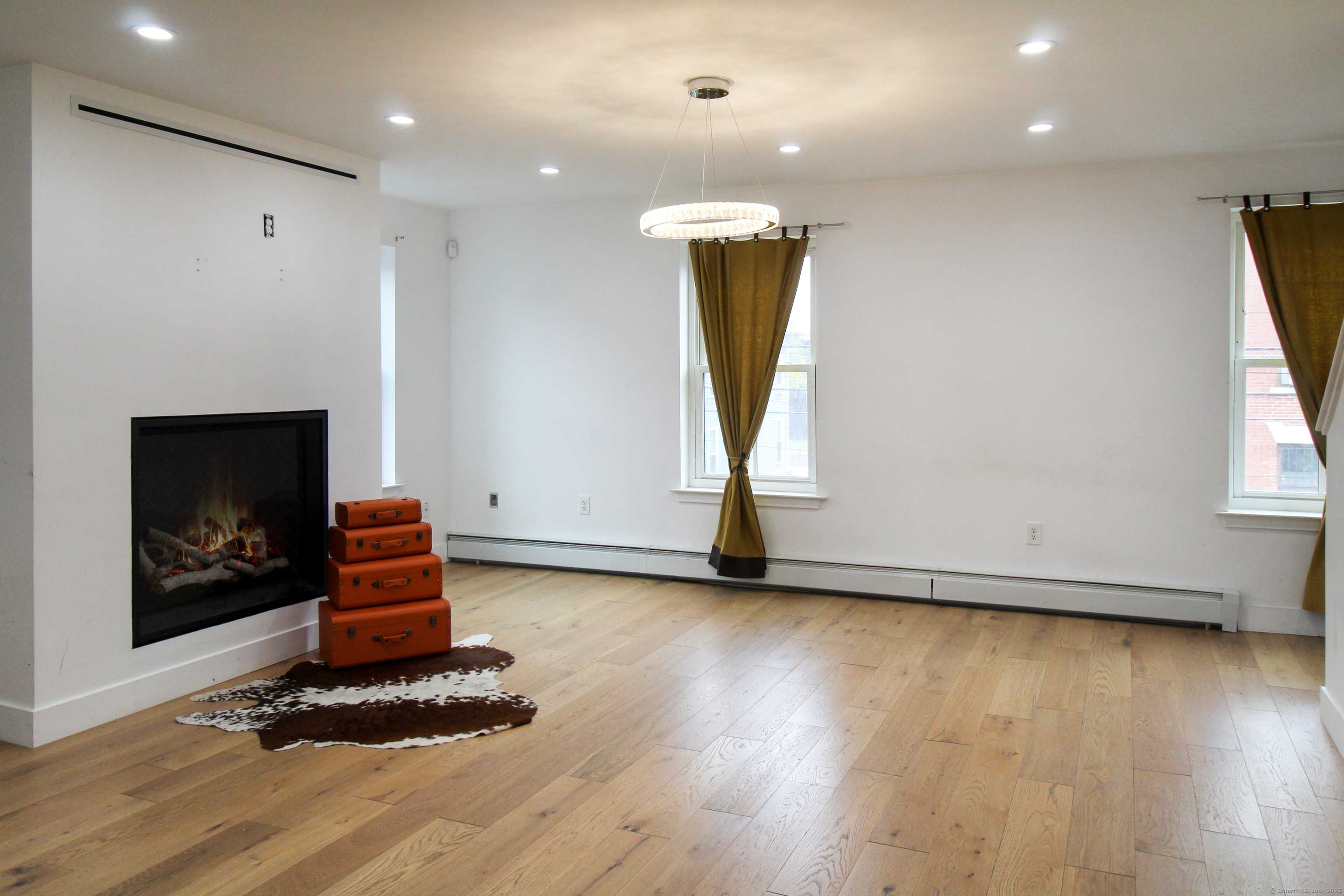 Hartford, CT 06183,41 Wolcott Street #2