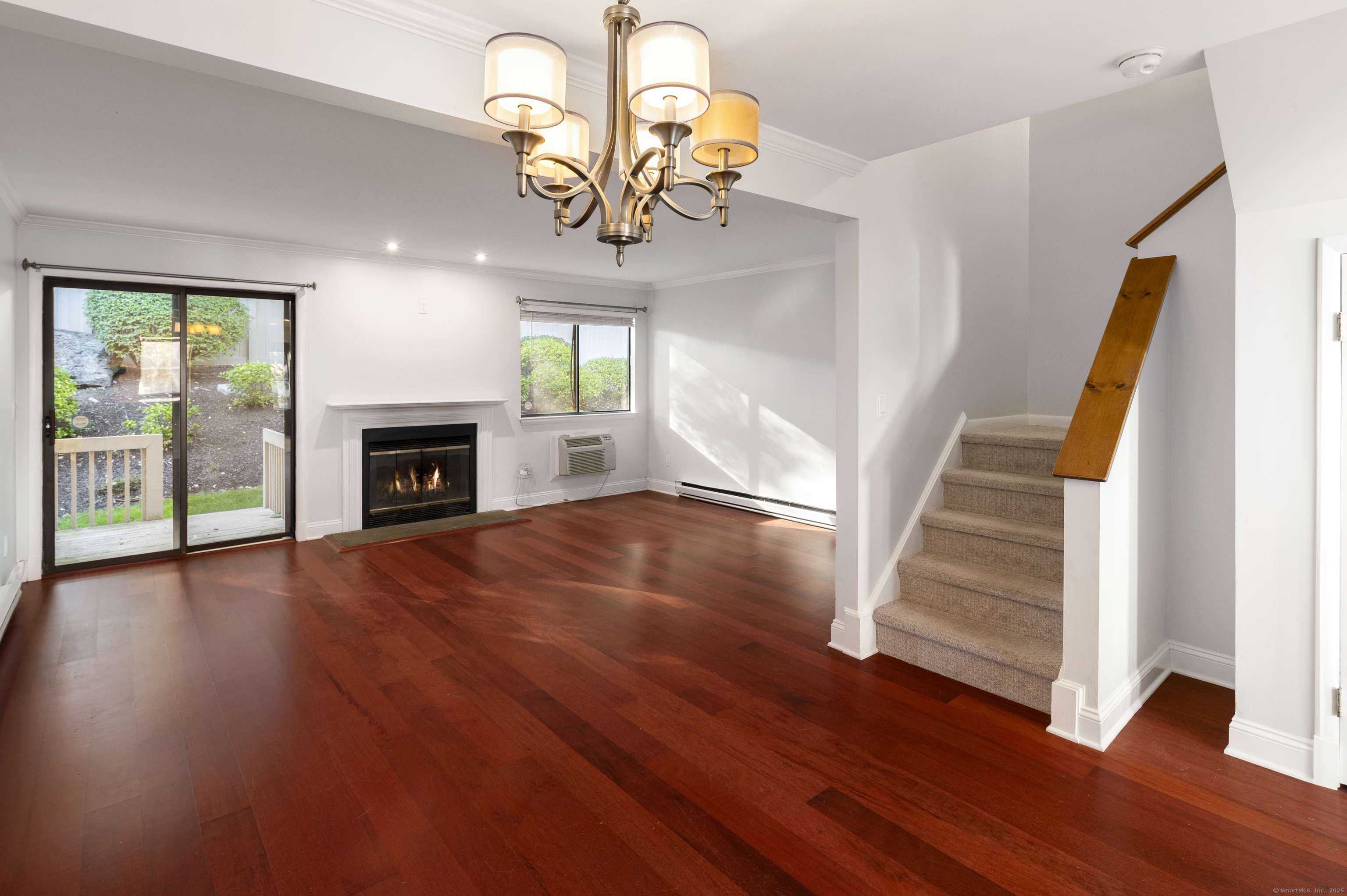 Stamford, CT 06907,19 Woodway Road #APT 14