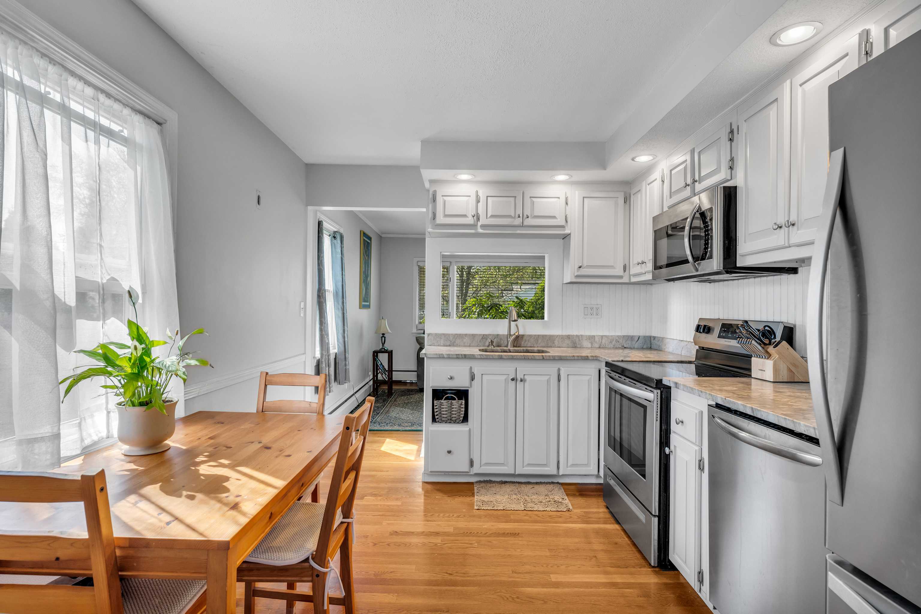 West Haven, CT 06516,30 Compass Lane