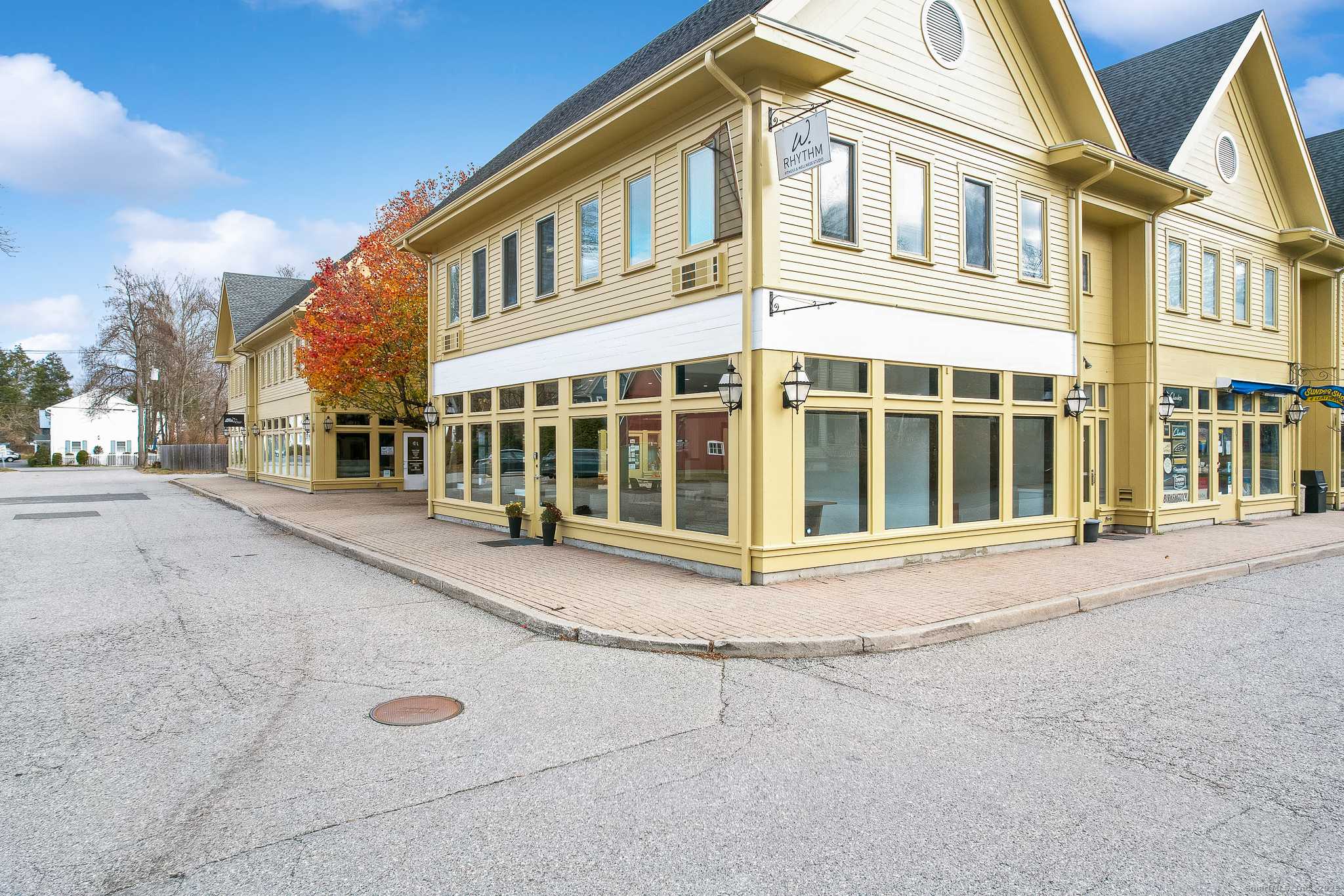 Kent, CT 06757,25 North Main Street #4