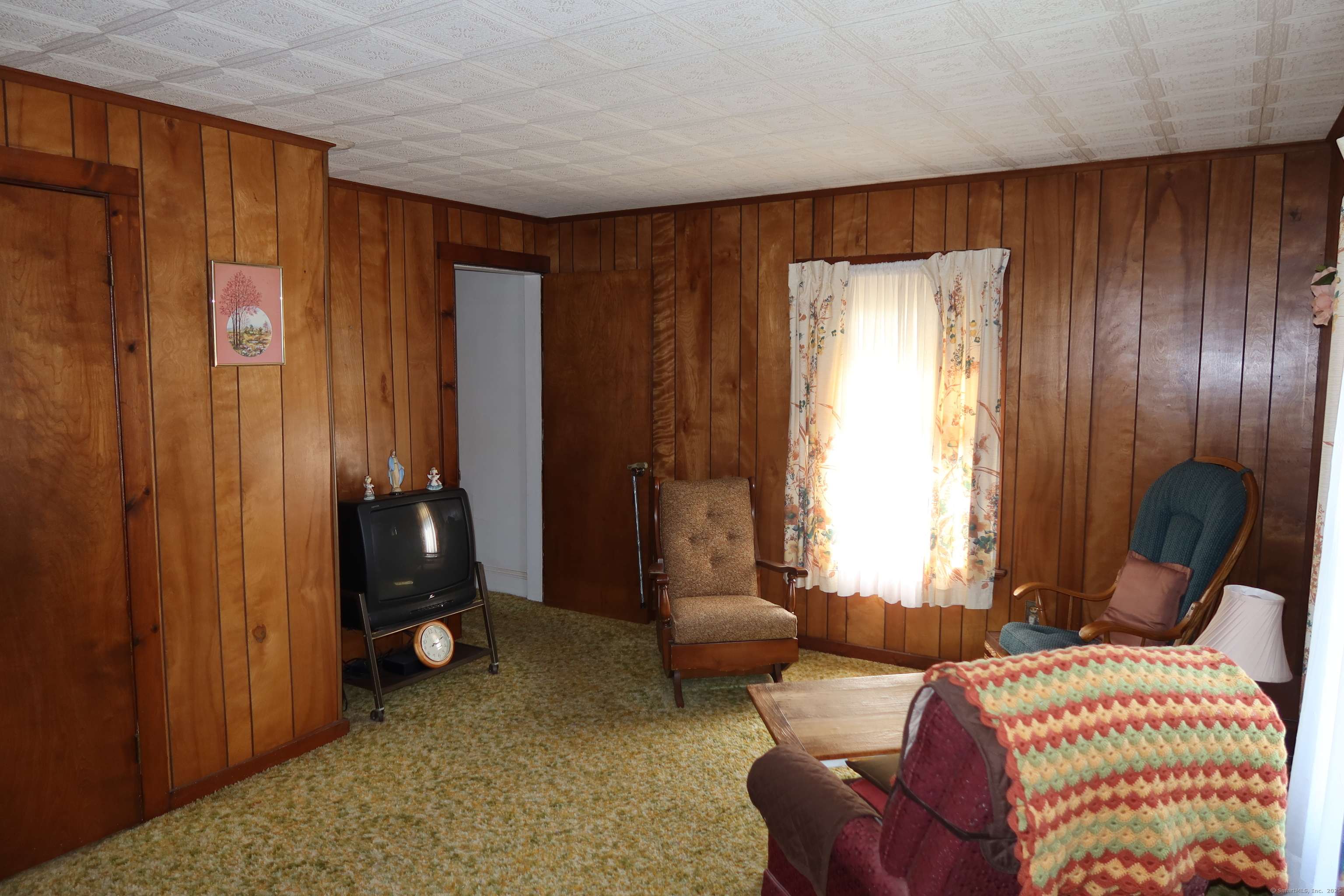 Shelton, CT 06484,11 Edgewood Avenue