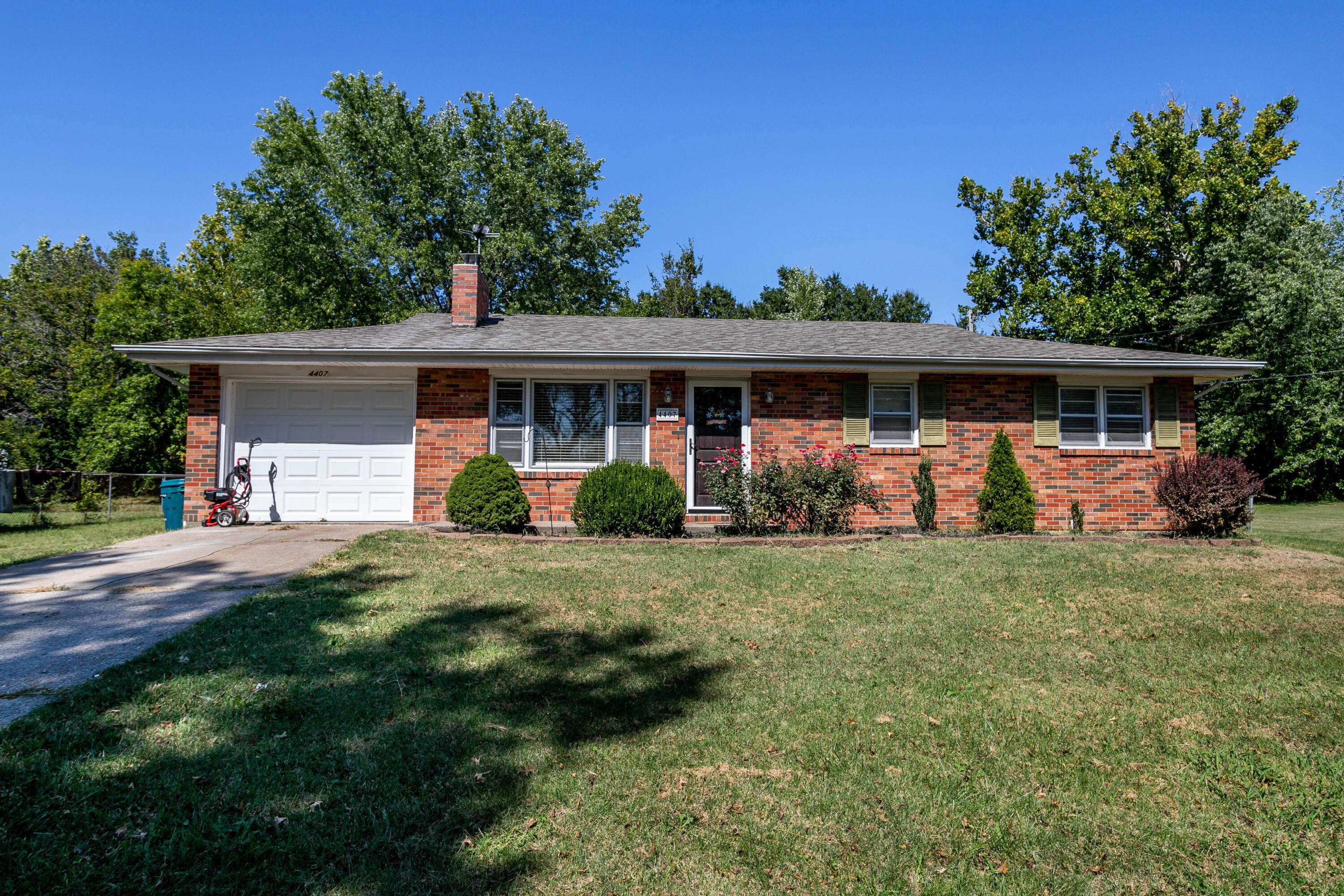 Columbia, MO 65202,4407 Robert ray CT