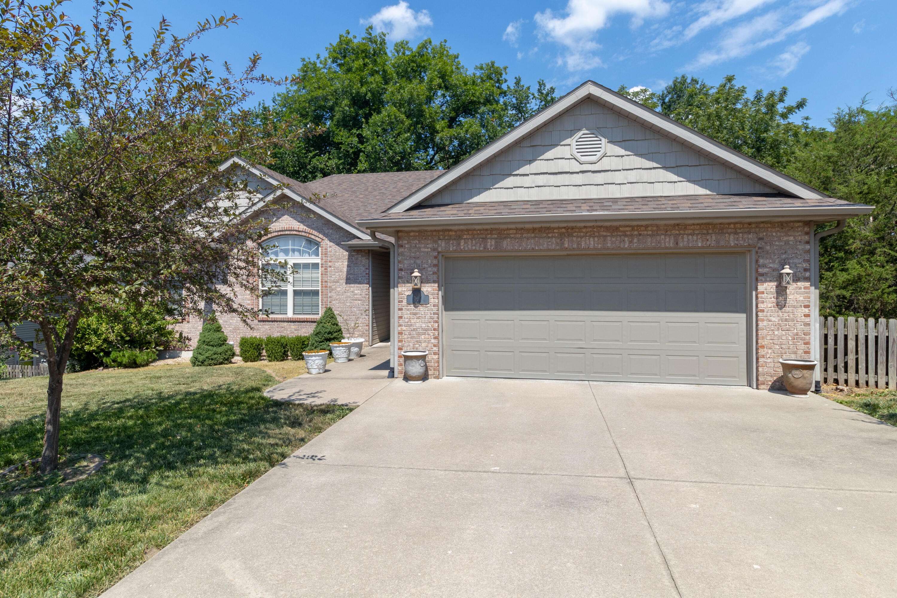 Columbia, MO 65202,203 Macaw DR