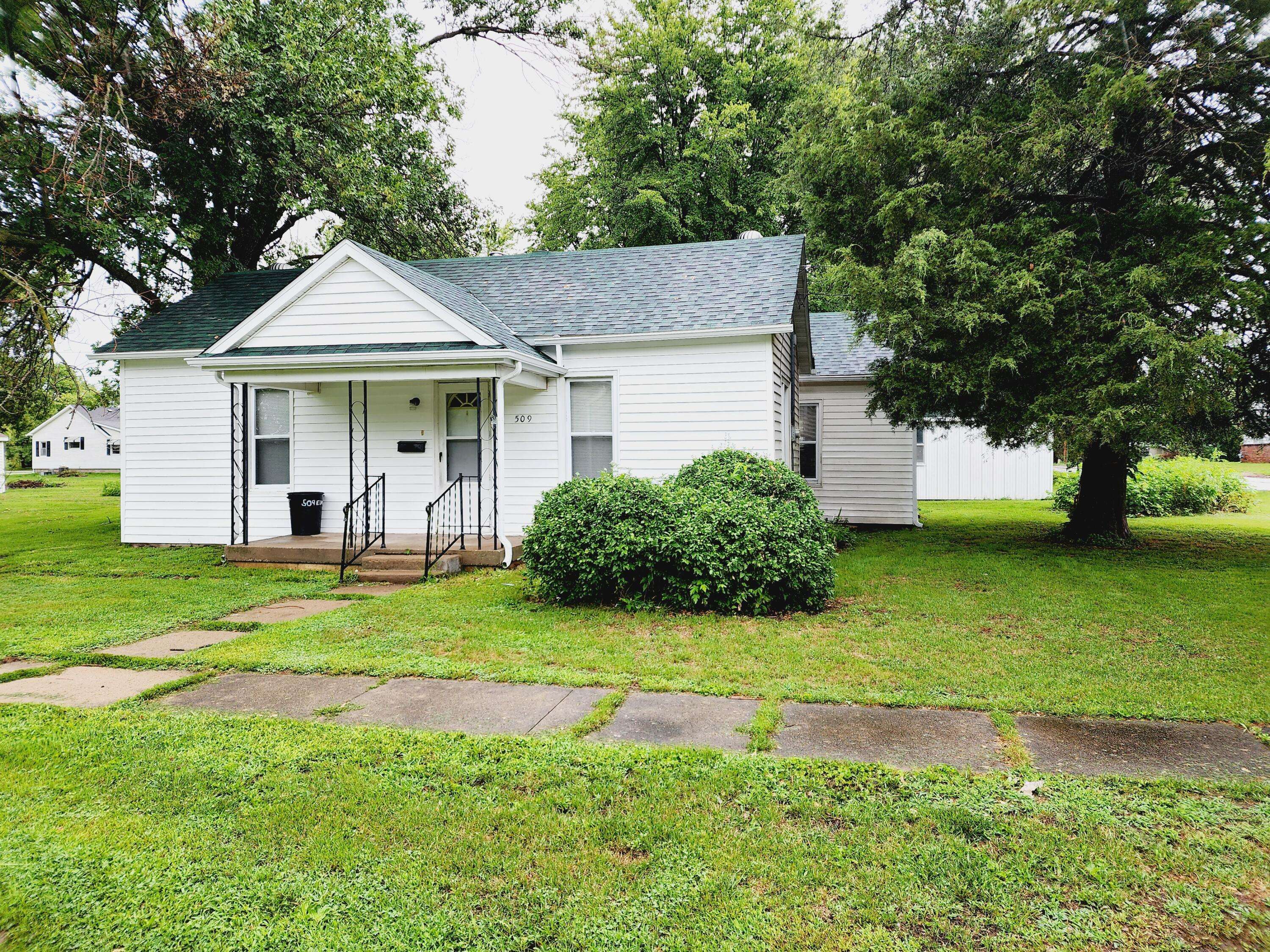 Laddonia, MO 63352,509 Elm ST