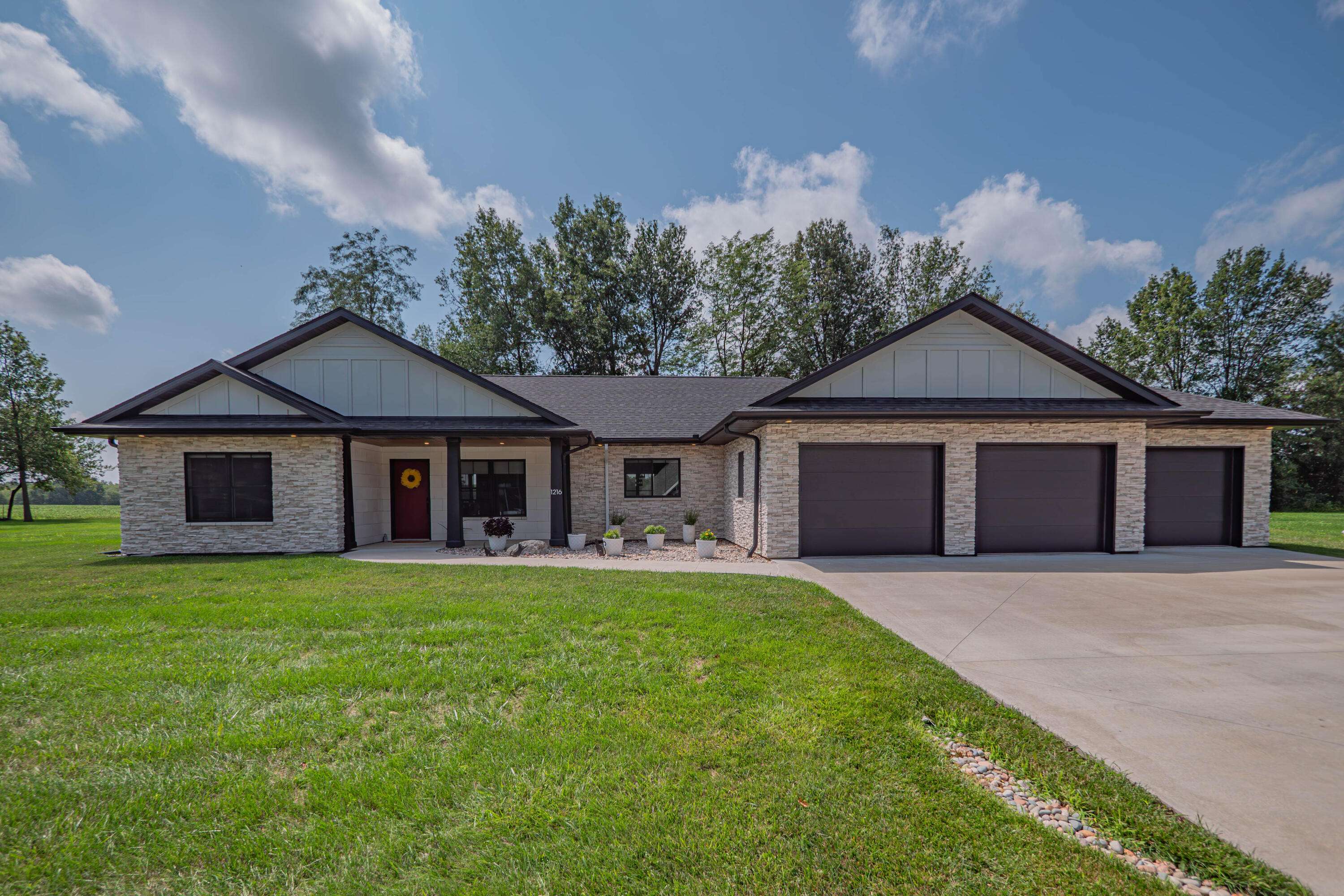 Moberly, MO 65270,1216 Cedar ridge DR