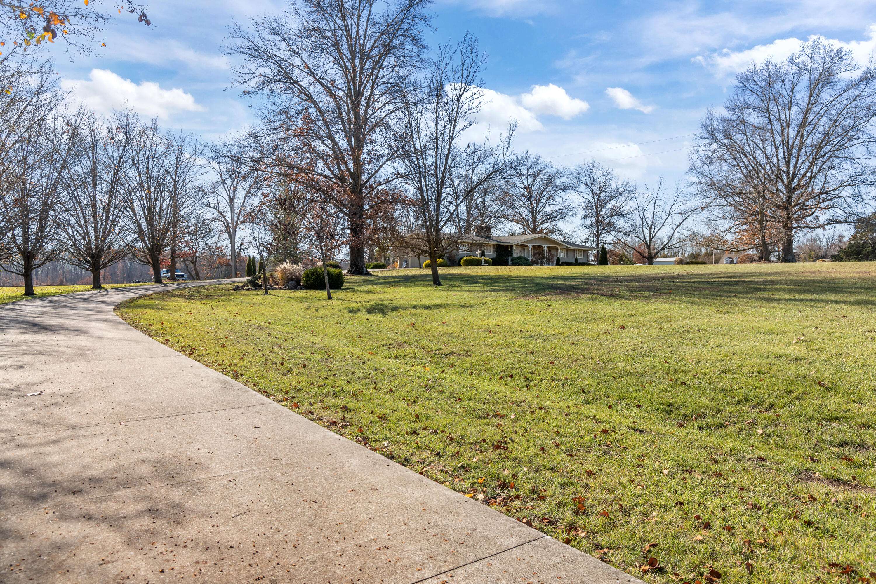Hallsville, MO 65255,5250 E Hwy 124